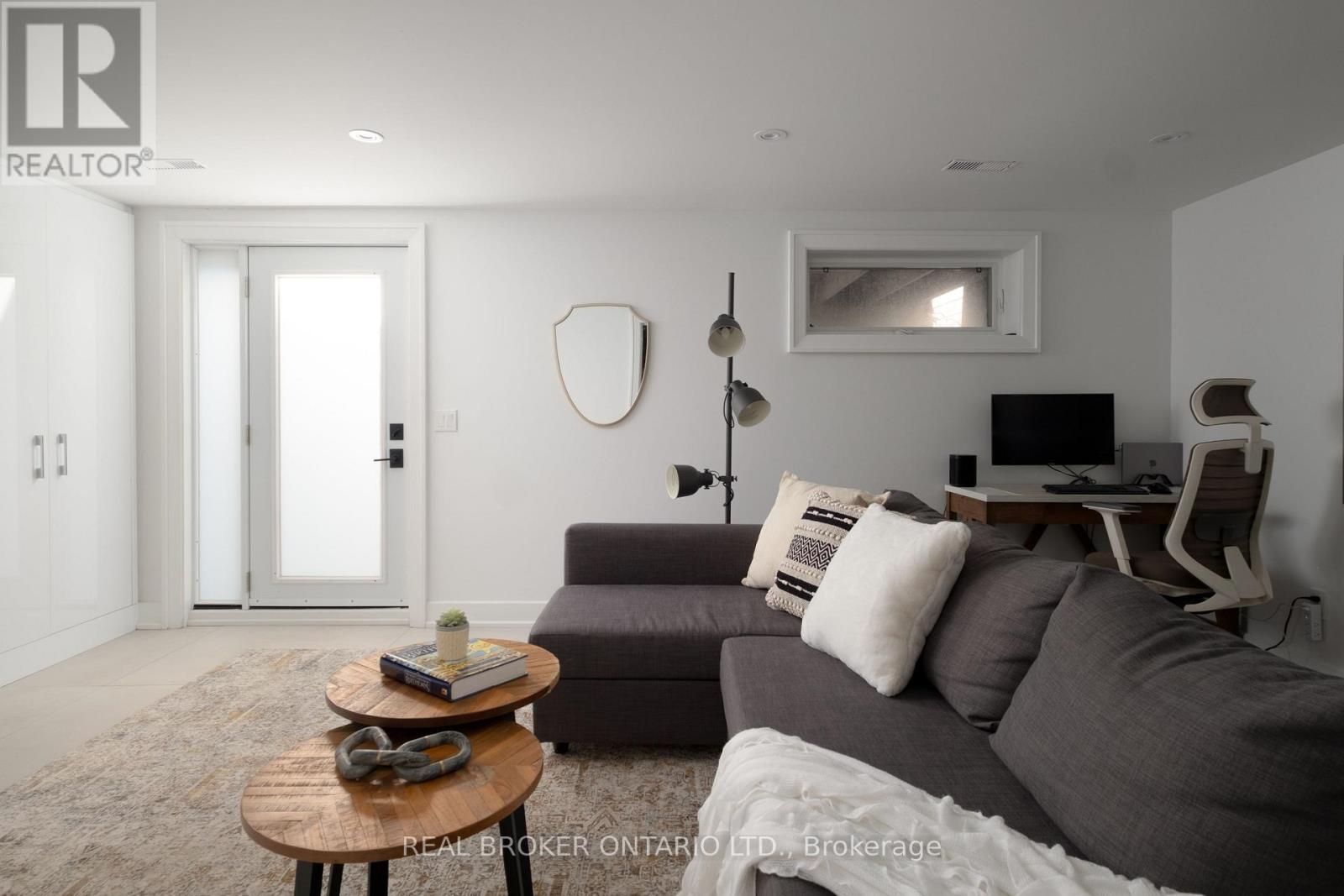 1633 Coram Crescent, Mississauga, Ontario  L4X 1L1 - Photo 31 - W13835520