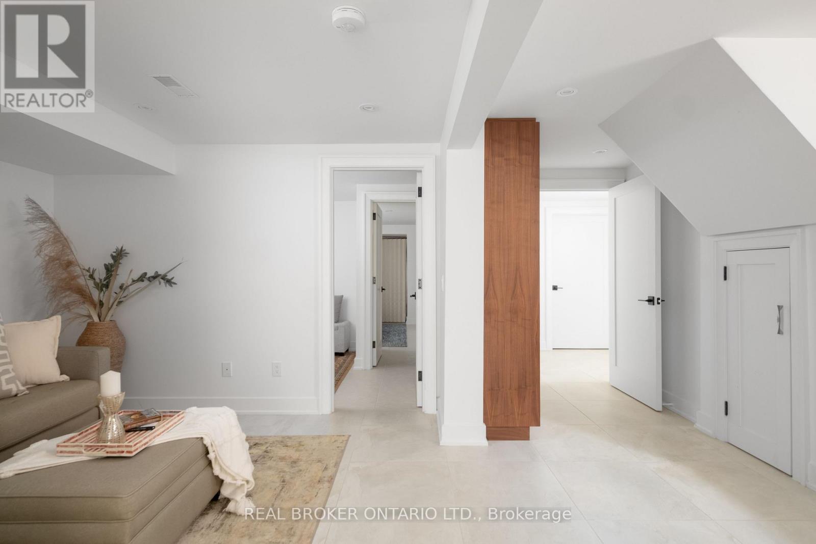 1633 Coram Crescent, Mississauga, Ontario  L4X 1L1 - Photo 37 - W13835520