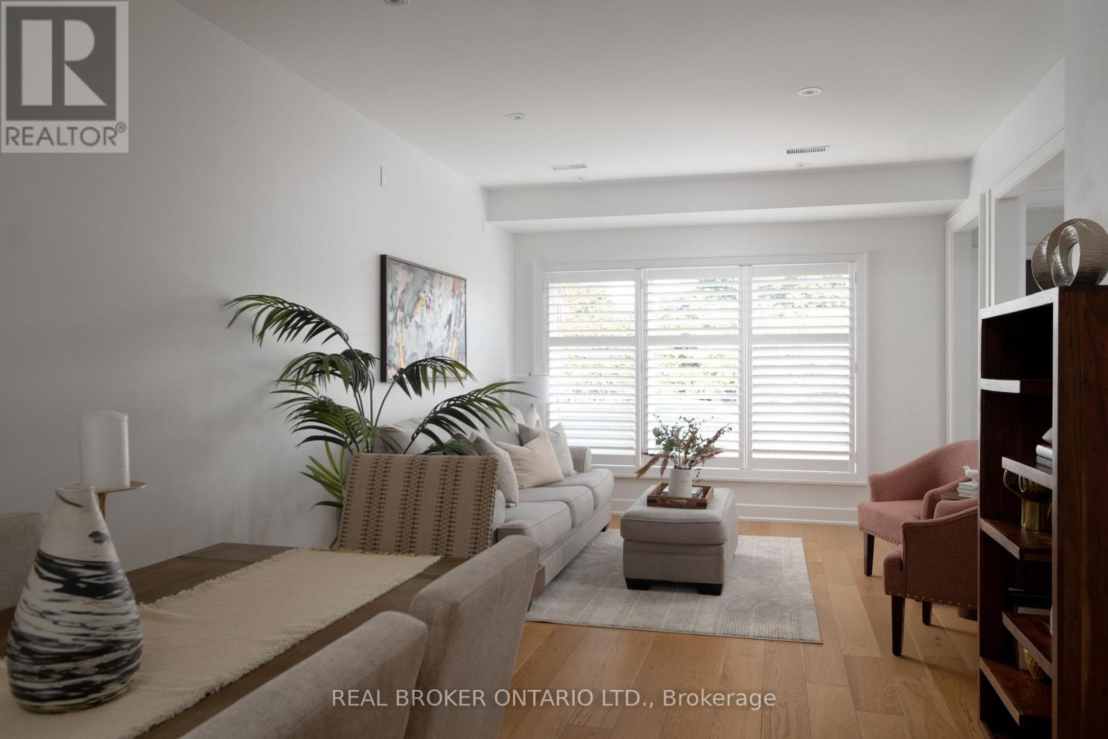 1633 Coram Crescent, Mississauga, Ontario  L4X 1L1 - Photo 4 - W13835520