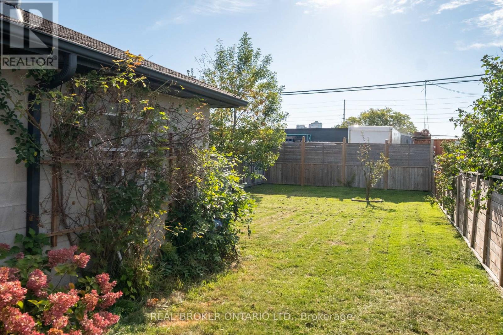 1633 Coram Crescent, Mississauga, Ontario  L4X 1L1 - Photo 46 - W13835520