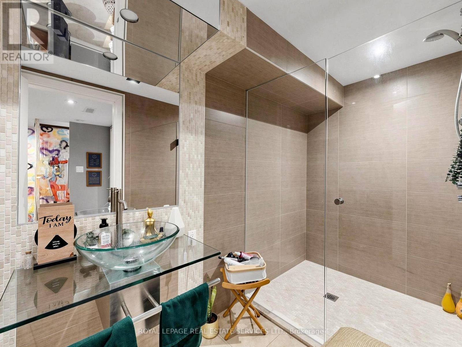 2233 Dundas Street W, Toronto, Ontario  M6R 1X6 - Photo 23 - W13835538