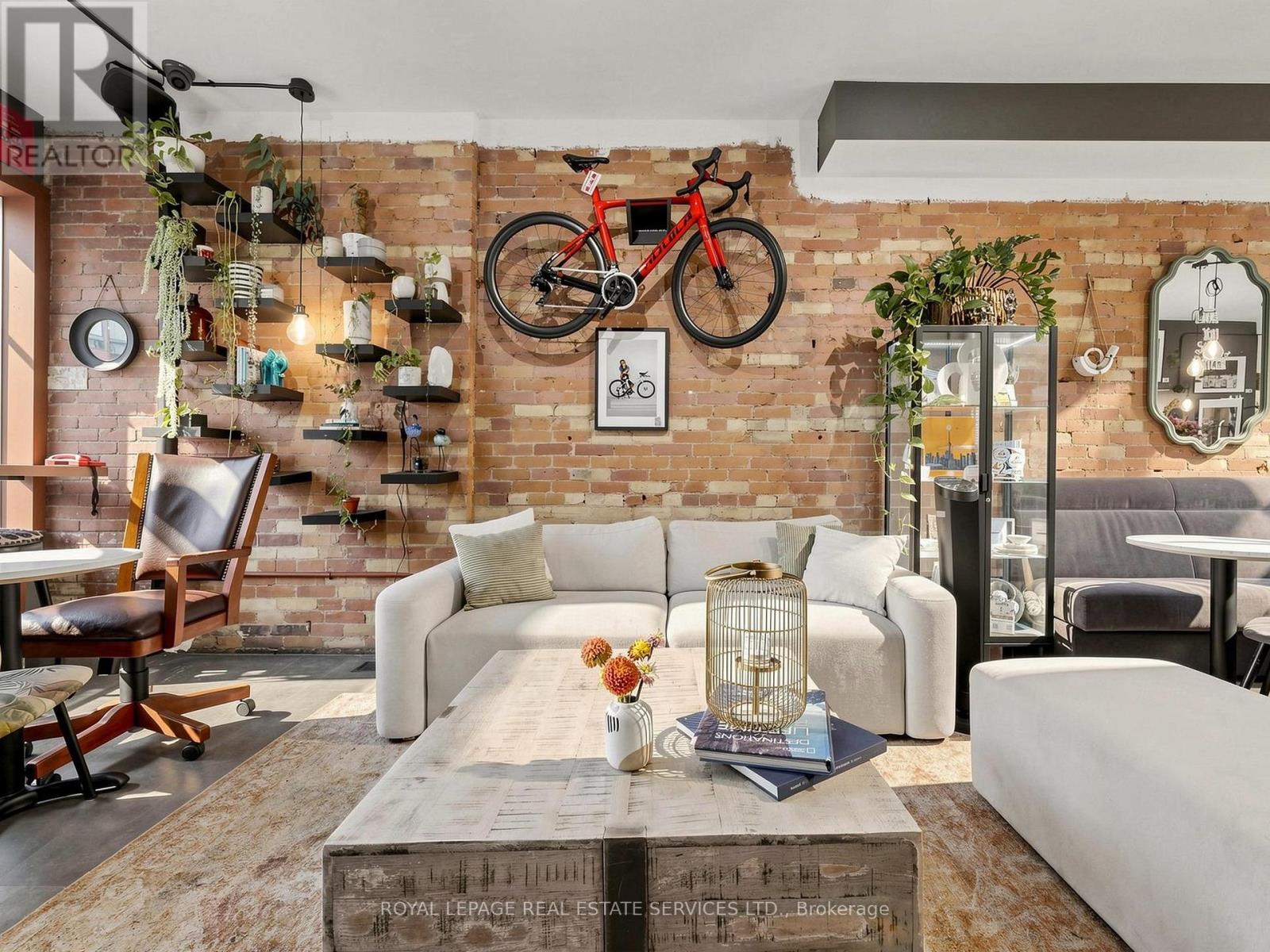 2233 Dundas Street W, Toronto, Ontario  M6R 1X6 - Photo 7 - W13835538