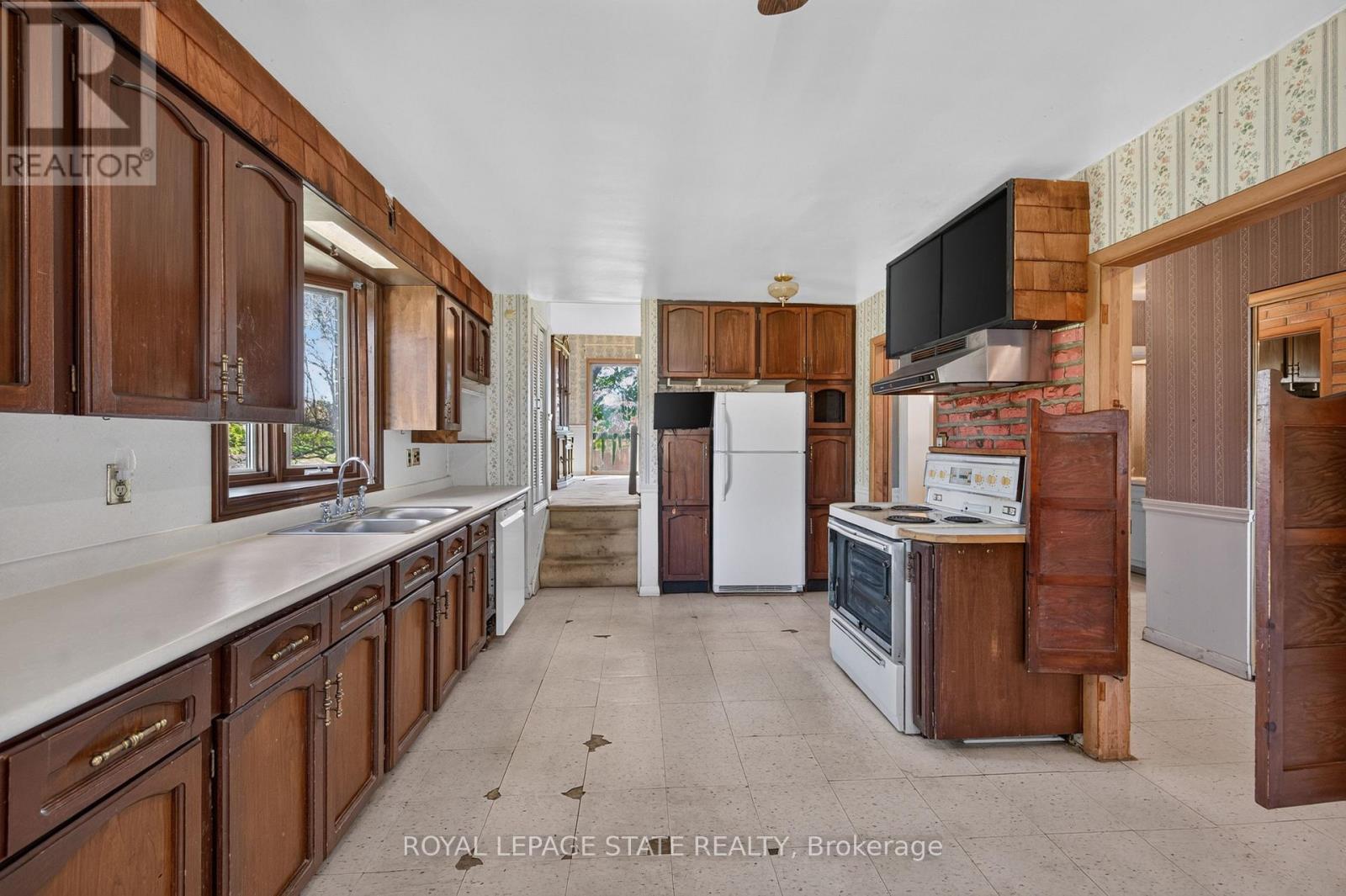 1619 Snake Road, Burlington, Ontario  L7P 4Y9 - Photo 10 - W13835542