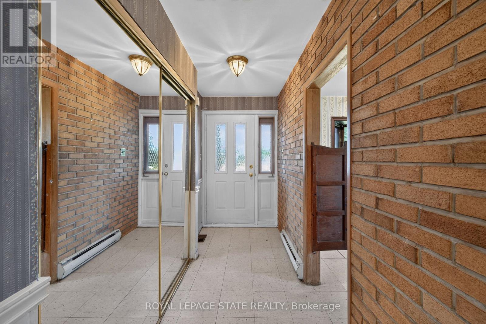 1619 Snake Road, Burlington, Ontario  L7P 4Y9 - Photo 7 - W13835542