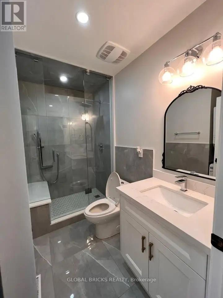 Upper - 49 Argyle Crescent, Brampton, Ontario  L6T 1M9 - Photo 4 - W13835572