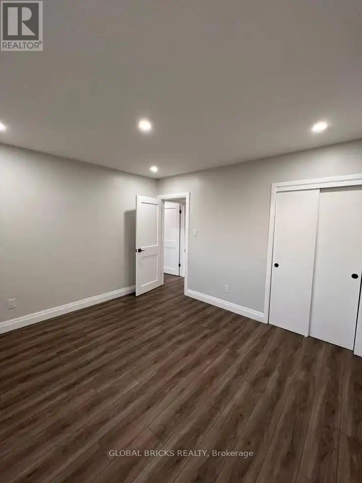 Upper - 49 Argyle Crescent, Brampton, Ontario  L6T 1M9 - Photo 8 - W13835572