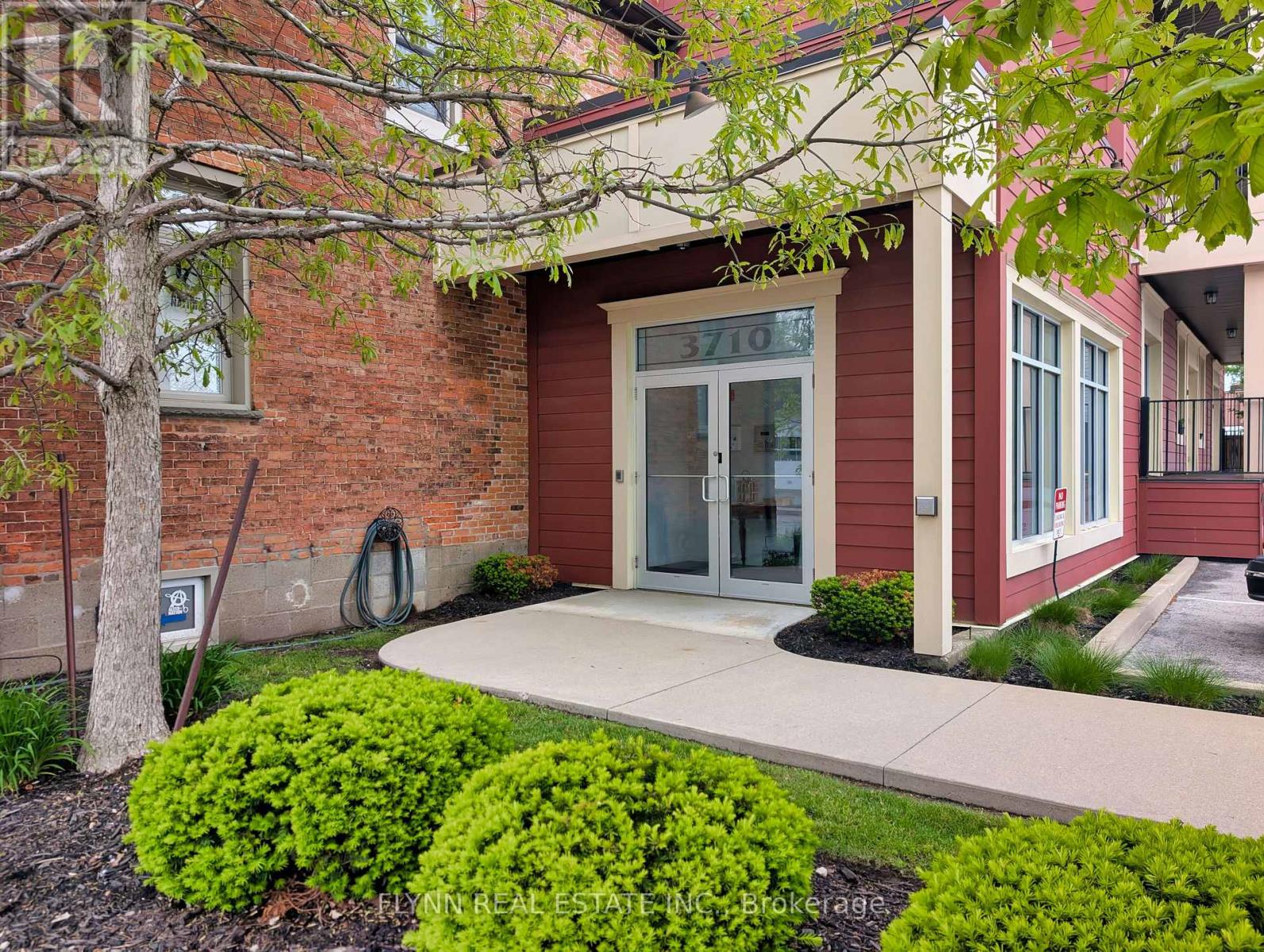 207 - 3710 Main Street, Niagara Falls, Ontario  L2G 6B1 - Photo 2 - X13835448