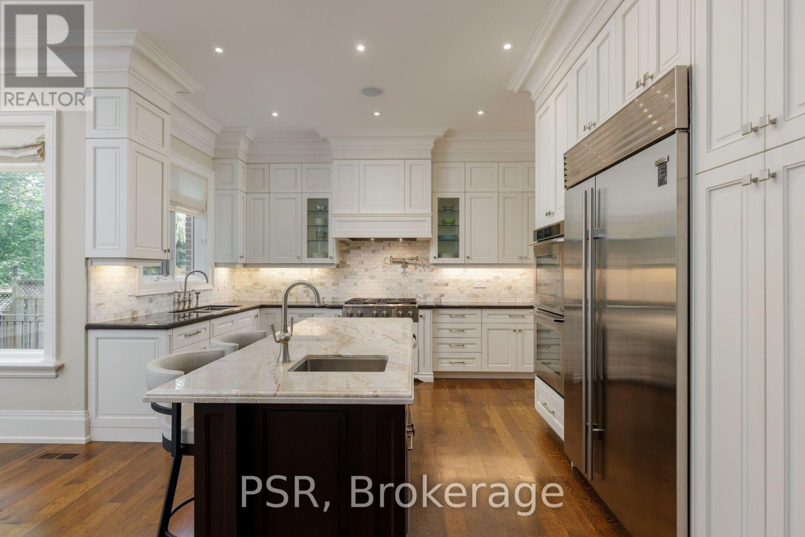 94 Munro Boulevard, Toronto, Ontario  M2P 1C4 - Photo 15 - C13835204