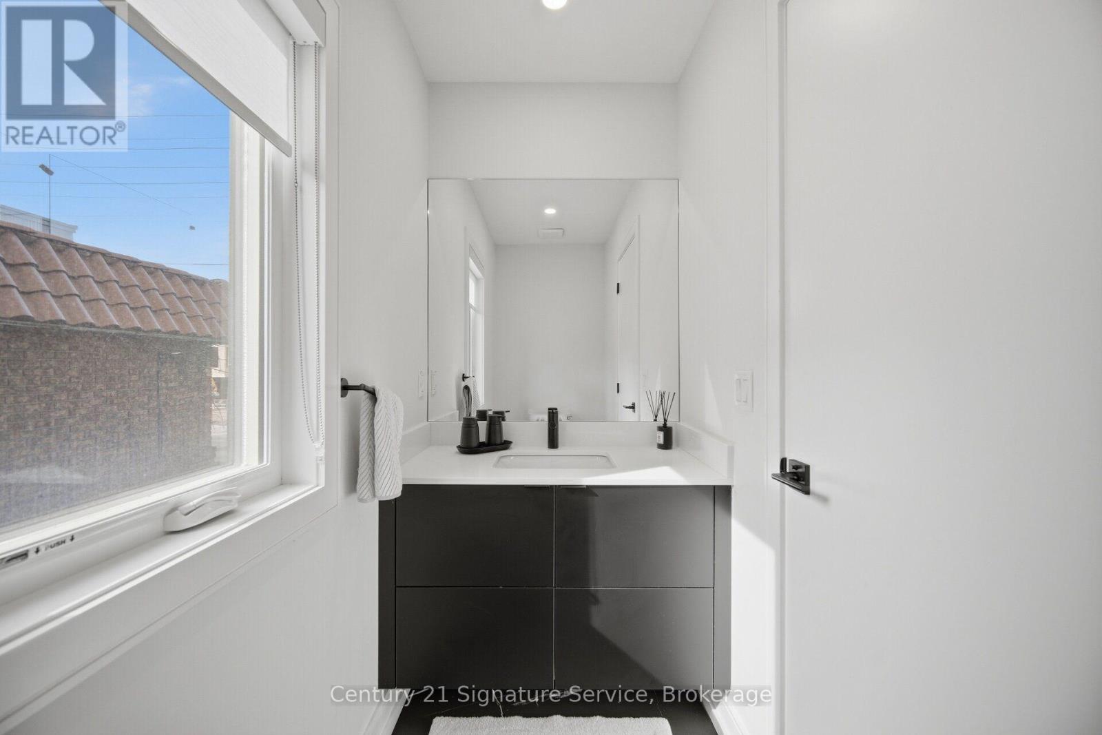 273c Ranee Avenue, Toronto, Ontario  M6A 1N7 - Photo 20 - W13834076
