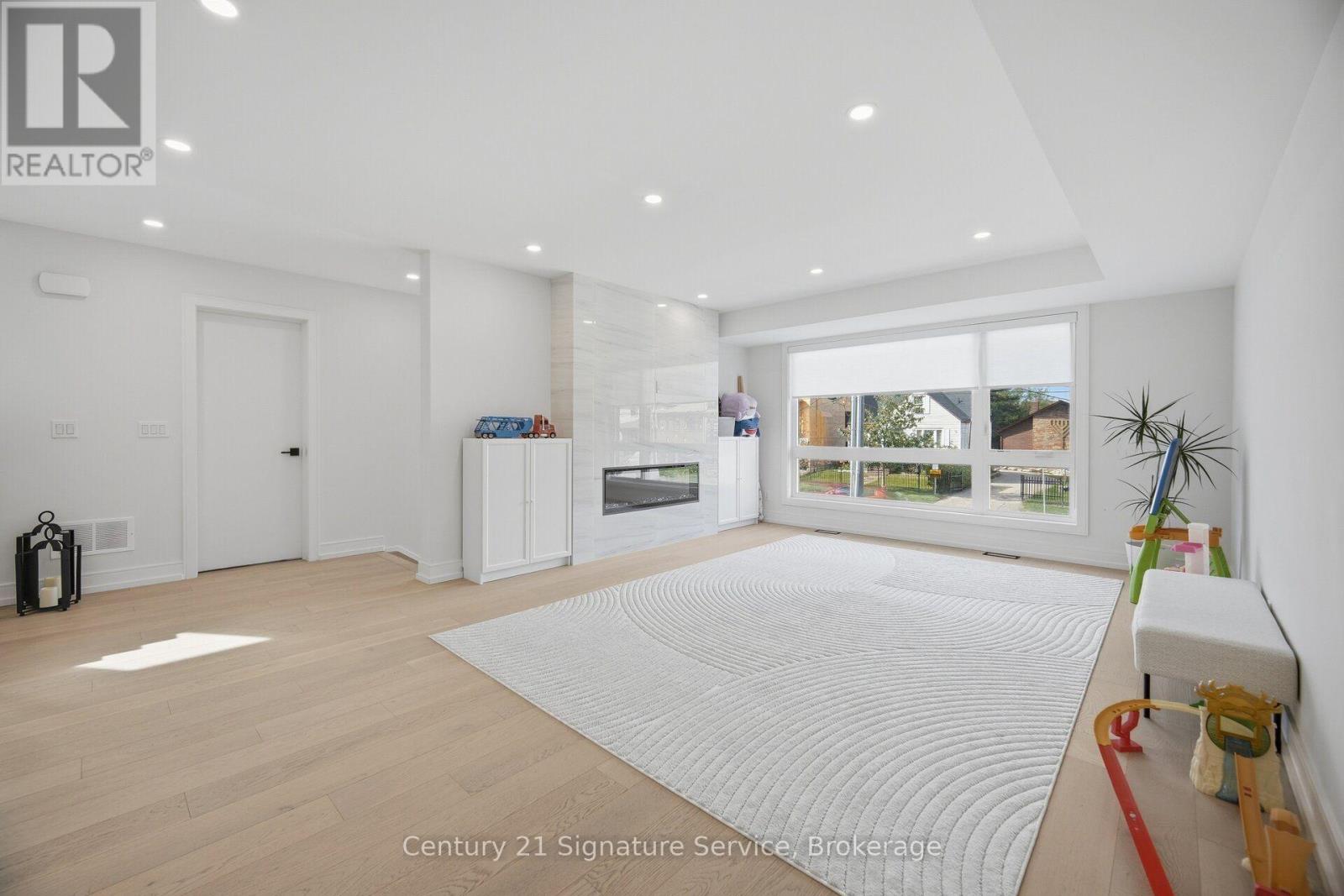 273c Ranee Avenue, Toronto, Ontario  M6A 1N7 - Photo 6 - W13834076