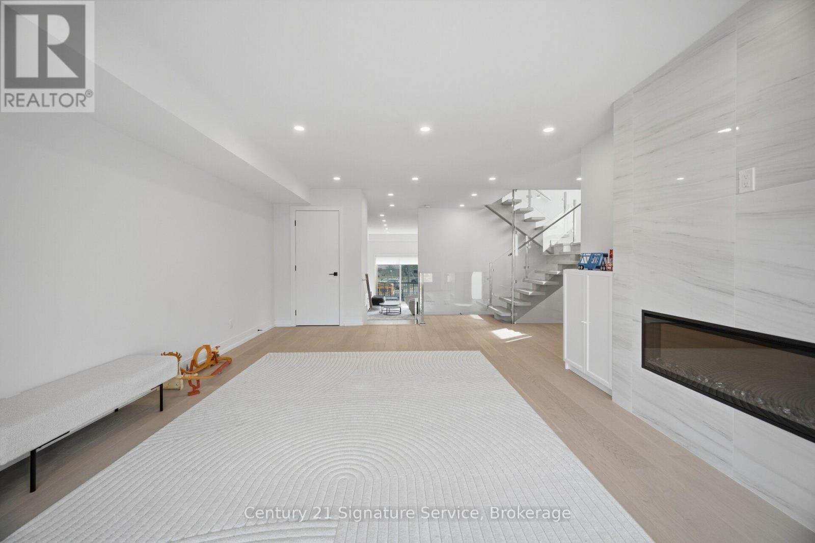 273c Ranee Avenue, Toronto, Ontario  M6A 1N7 - Photo 8 - W13834076