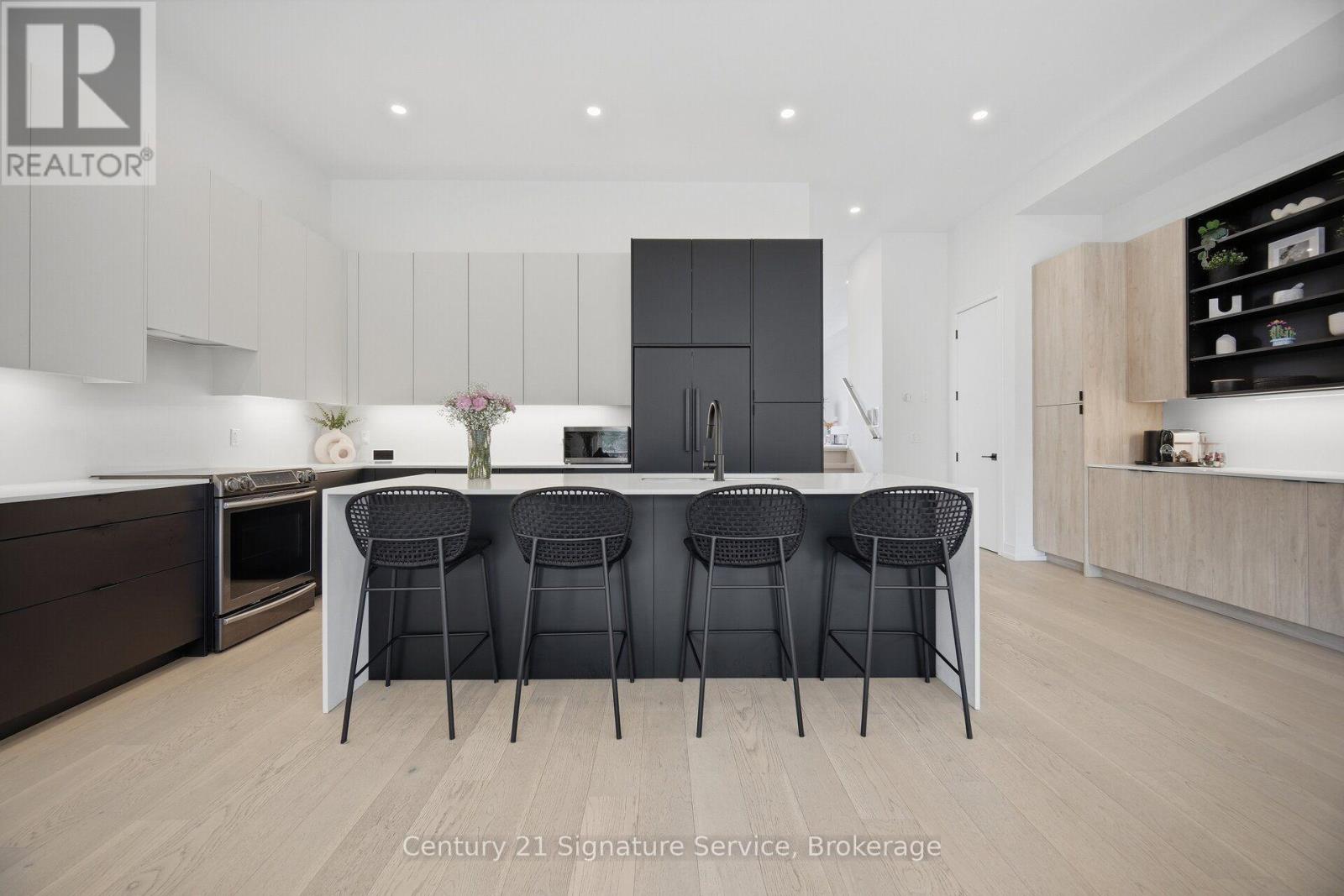 273c Ranee Avenue, Toronto, Ontario  M6A 1N7 - Photo 11 - W13834076
