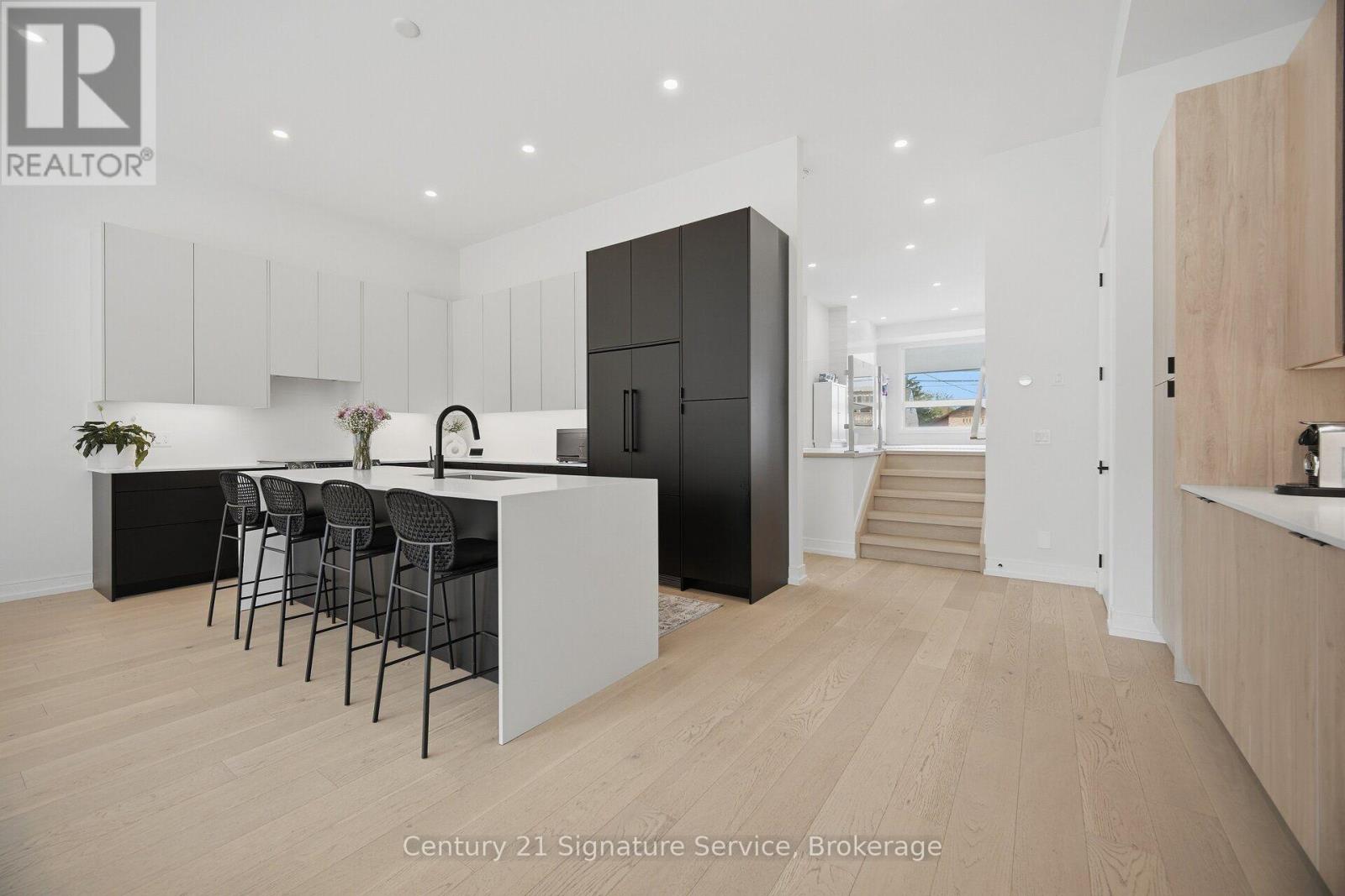 273c Ranee Avenue, Toronto, Ontario  M6A 1N7 - Photo 9 - W13834076