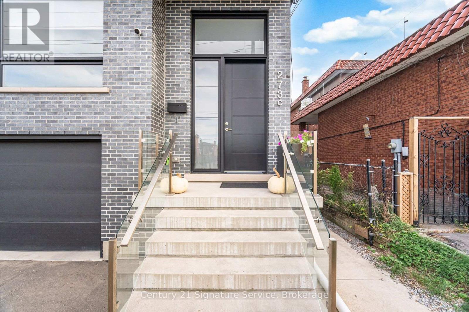 273c Ranee Avenue, Toronto, Ontario  M6A 1N7 - Photo 3 - W13834076