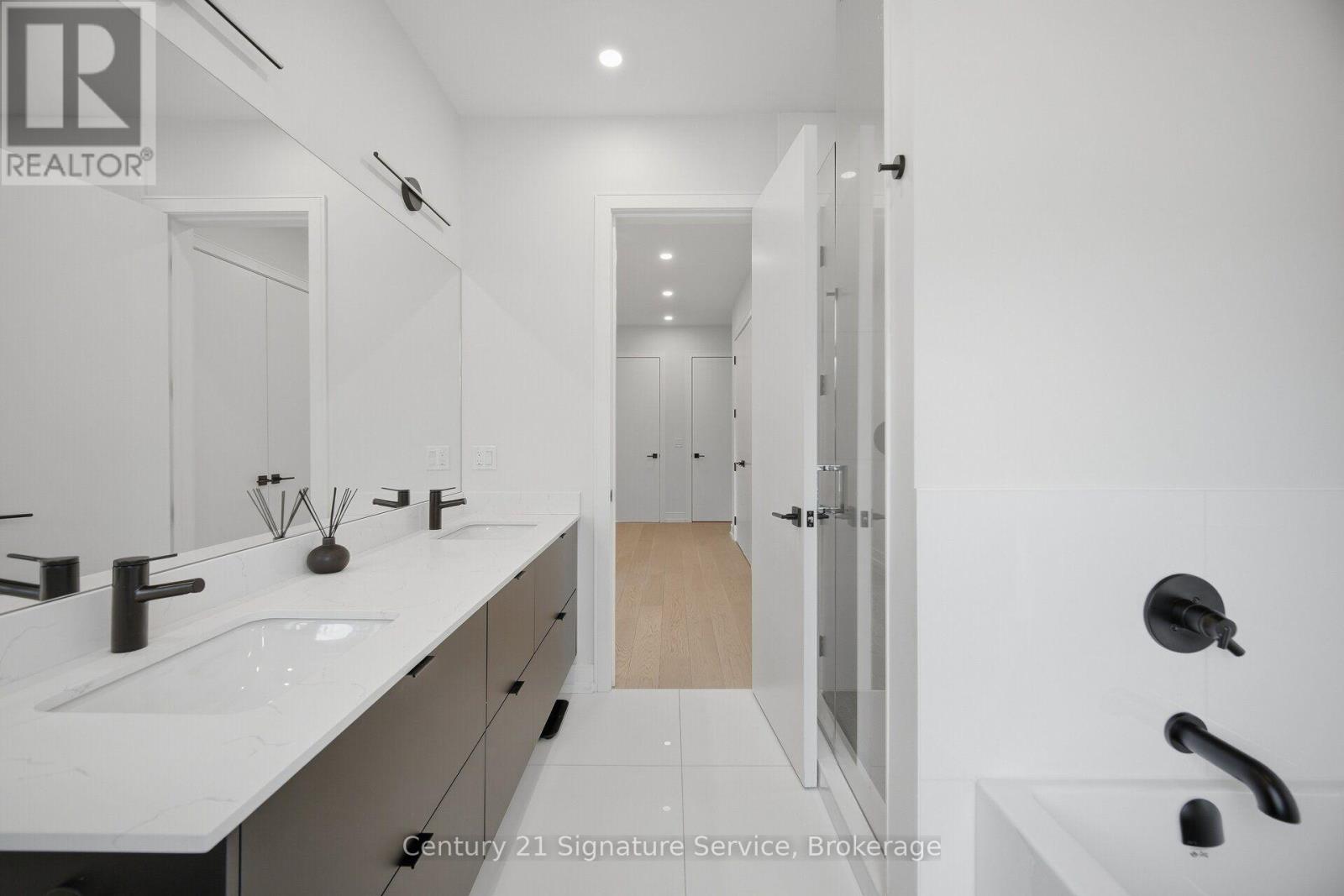 273c Ranee Avenue, Toronto, Ontario  M6A 1N7 - Photo 30 - W13834076