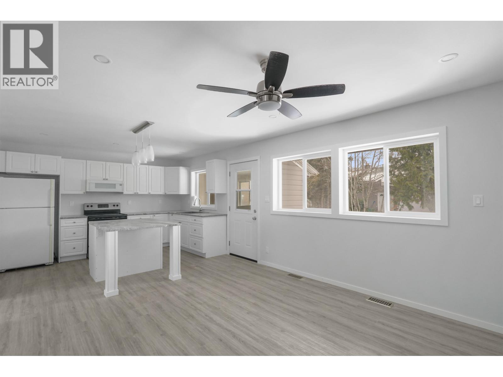 15 Gannet Crescent, Kitimat, British Columbia  V8C 1P4 - Photo 2 - R3170046