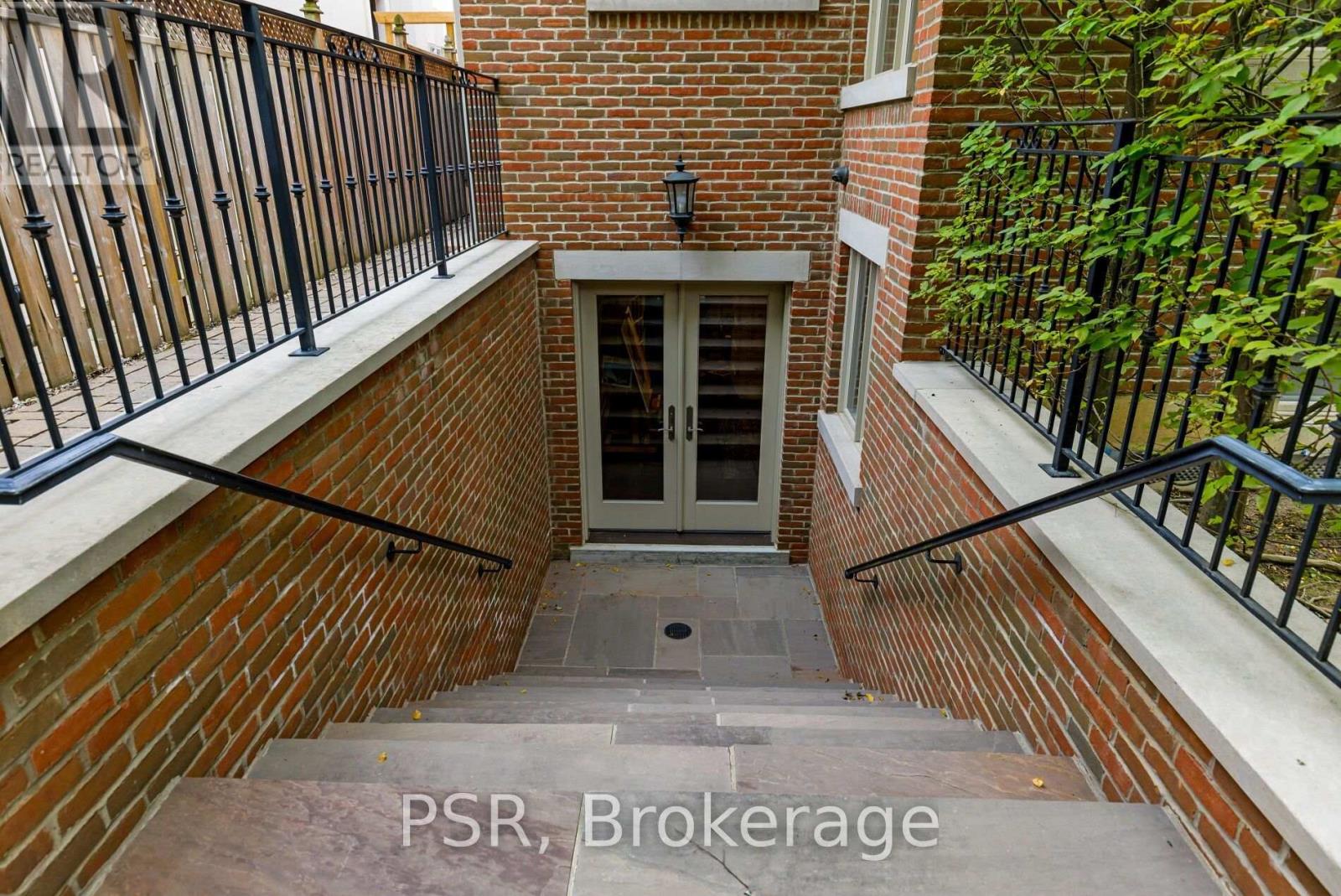 94 Munro Boulevard, Toronto, Ontario  M2P 1C4 - Photo 48 - C13835204