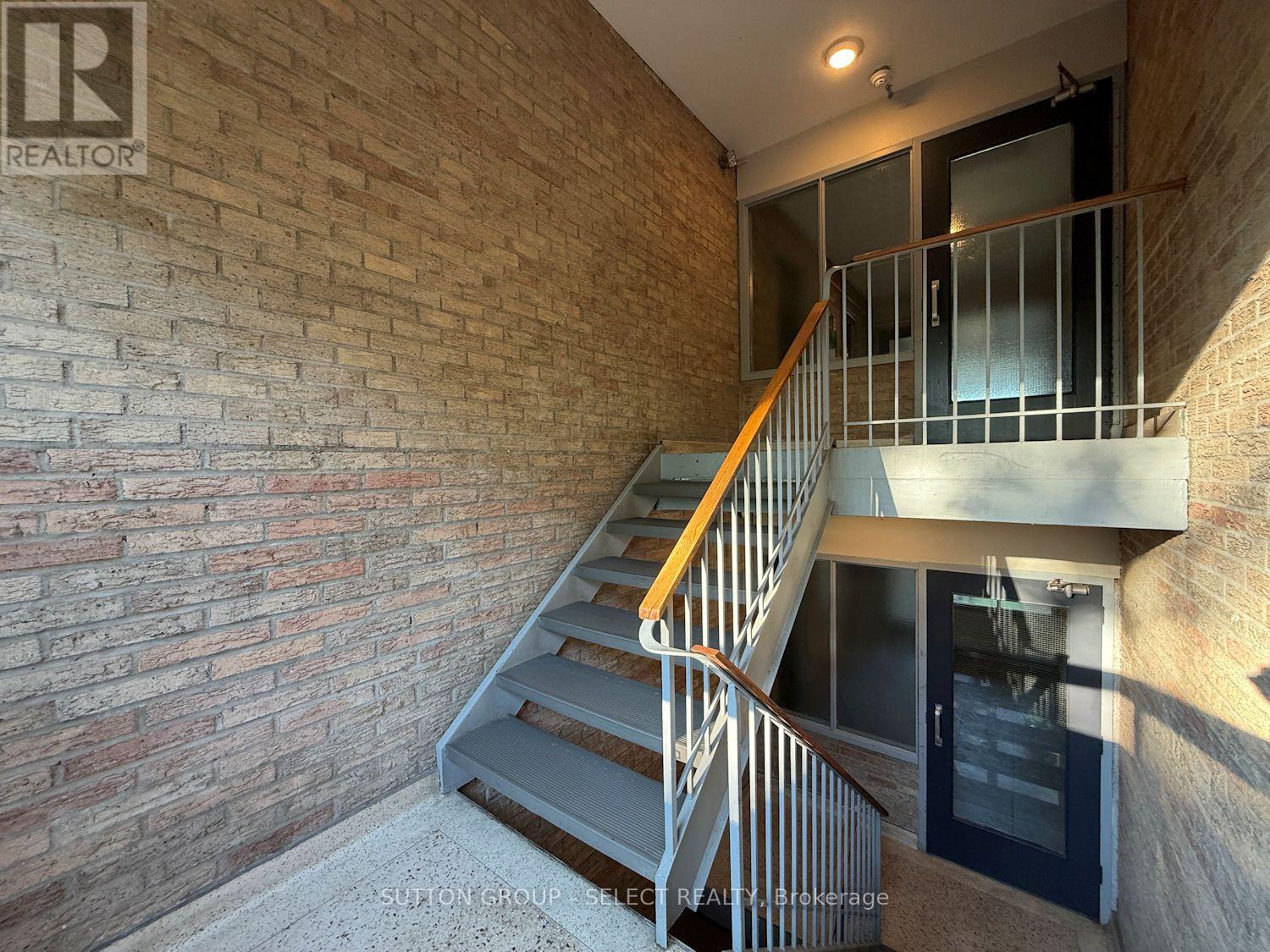 12 - 675 Wonderland Road S, London South, Ontario  N6K 1M1 - Photo 3 - X13835640