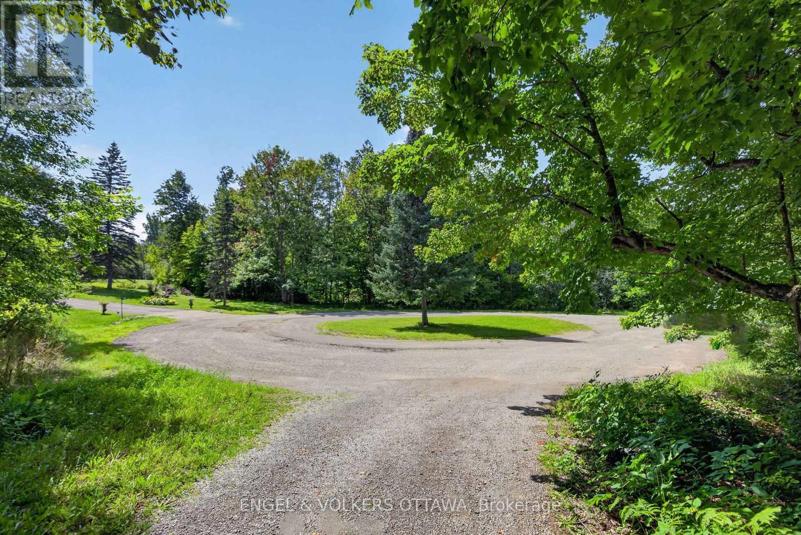 101 Longford Lane, Ottawa, Ontario  K0A 1T0 - Photo 2 - X13835714