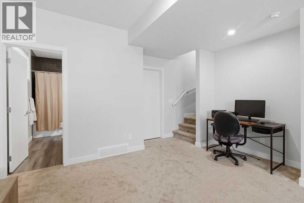 24 Chelsea Cape, Chestermere, Alberta  T1X 1Z4 - Photo 29 - A2344594