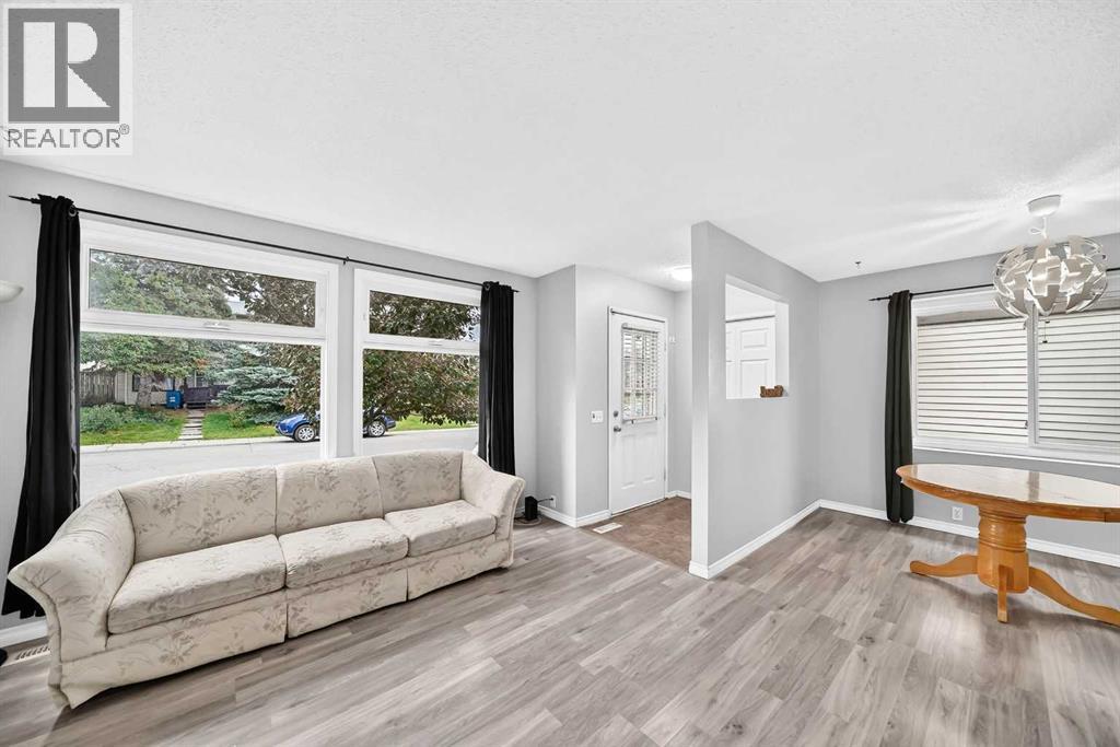 320 Abinger Crescent Ne, Calgary, Alberta  T2A 6L3 - Photo 9 - A2345691