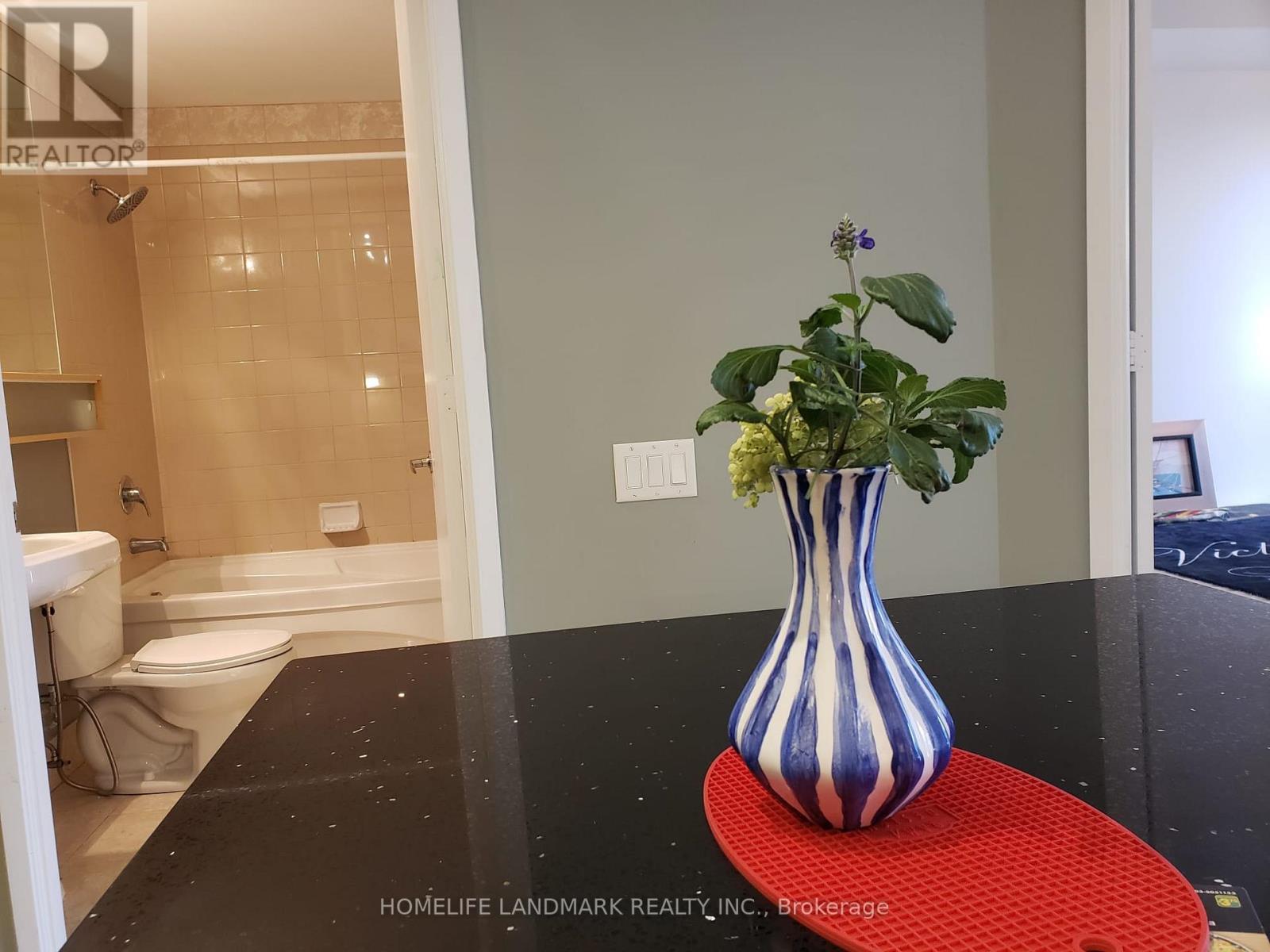 1203 - 85 Bloor Street E, Toronto, Ontario  M4W 3Y1 - Photo 2 - C13835722