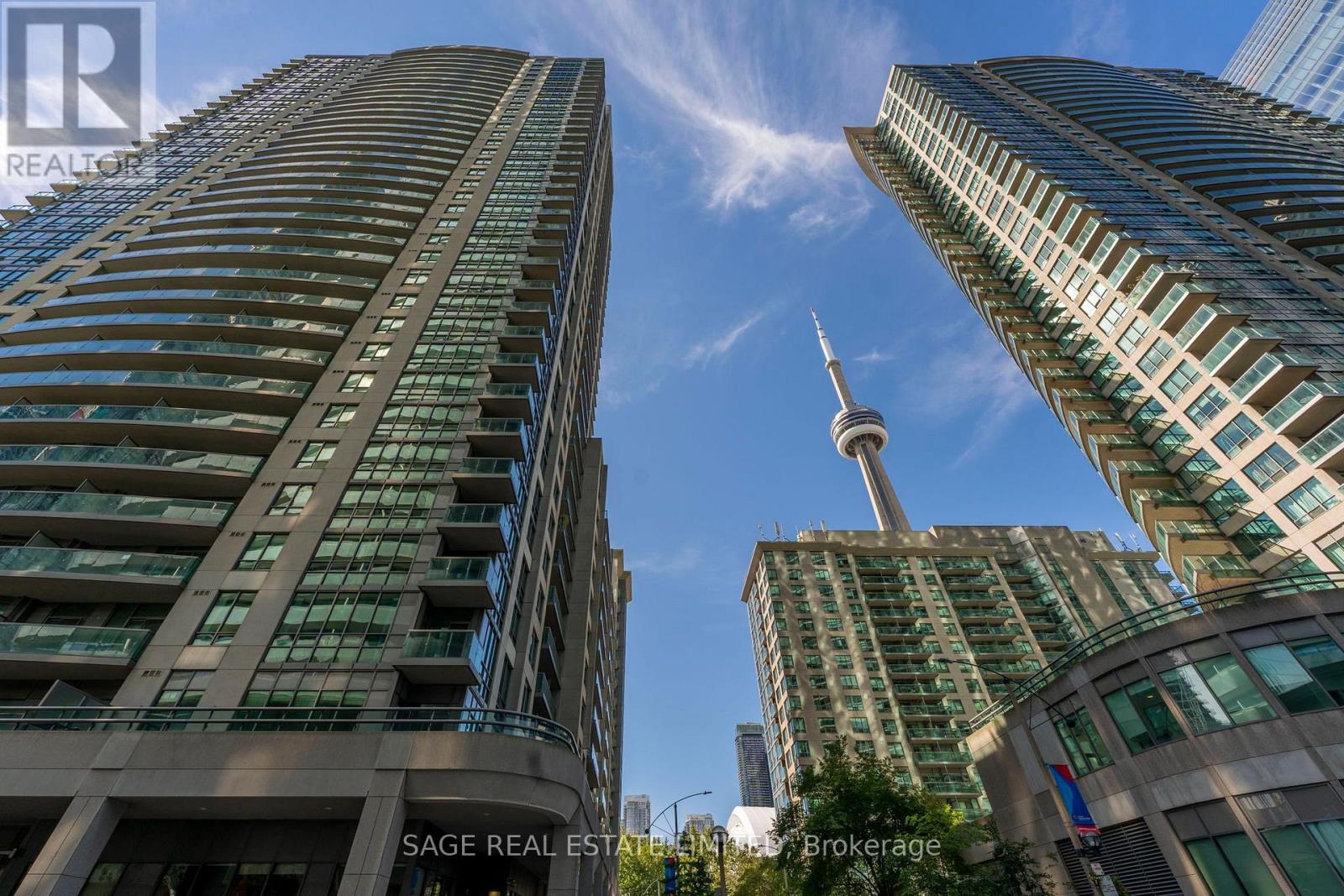 1605 - 19 GRAND TRUNK CRESCENT
