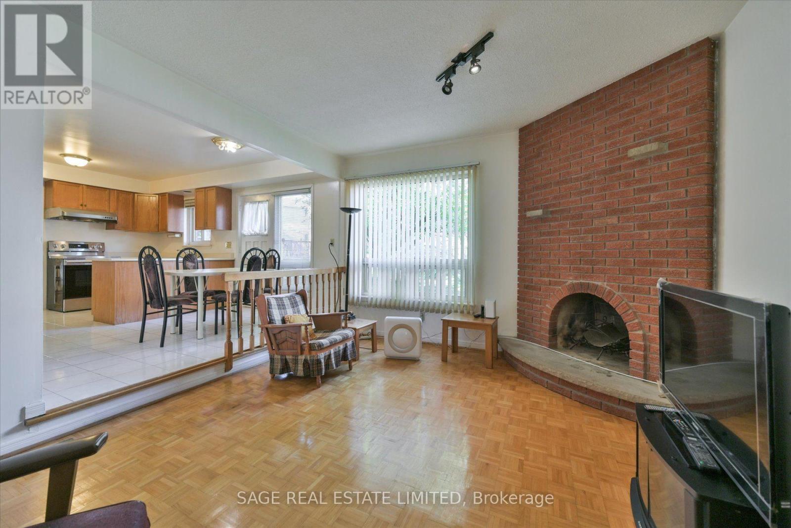 34 Craketts Avenue, Toronto, Ontario  M1S 3W6 - Photo 7 - E13835724
