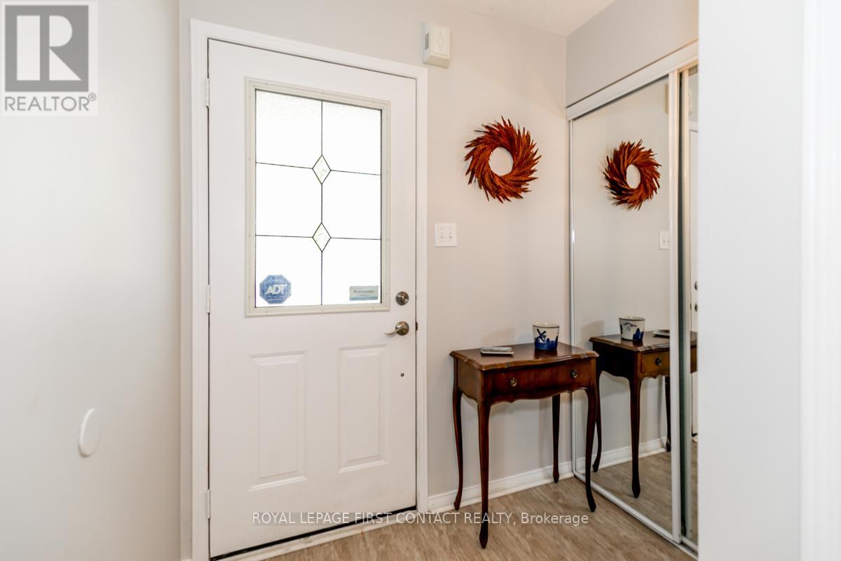 5 Kelly Place, Barrie (Allandale), Ontario  L4N 8N2 - Photo 3 - S13835674