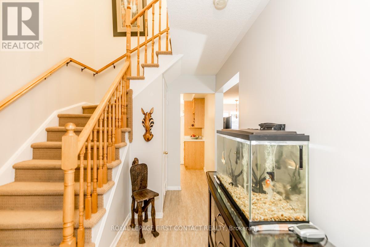 5 Kelly Place, Barrie (Allandale), Ontario  L4N 8N2 - Photo 6 - S13835674
