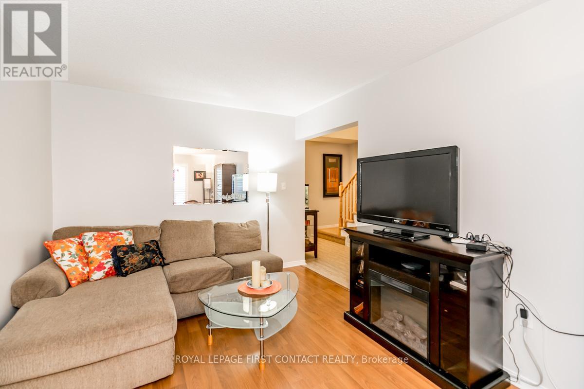 5 Kelly Place, Barrie (Allandale), Ontario  L4N 8N2 - Photo 9 - S13835674