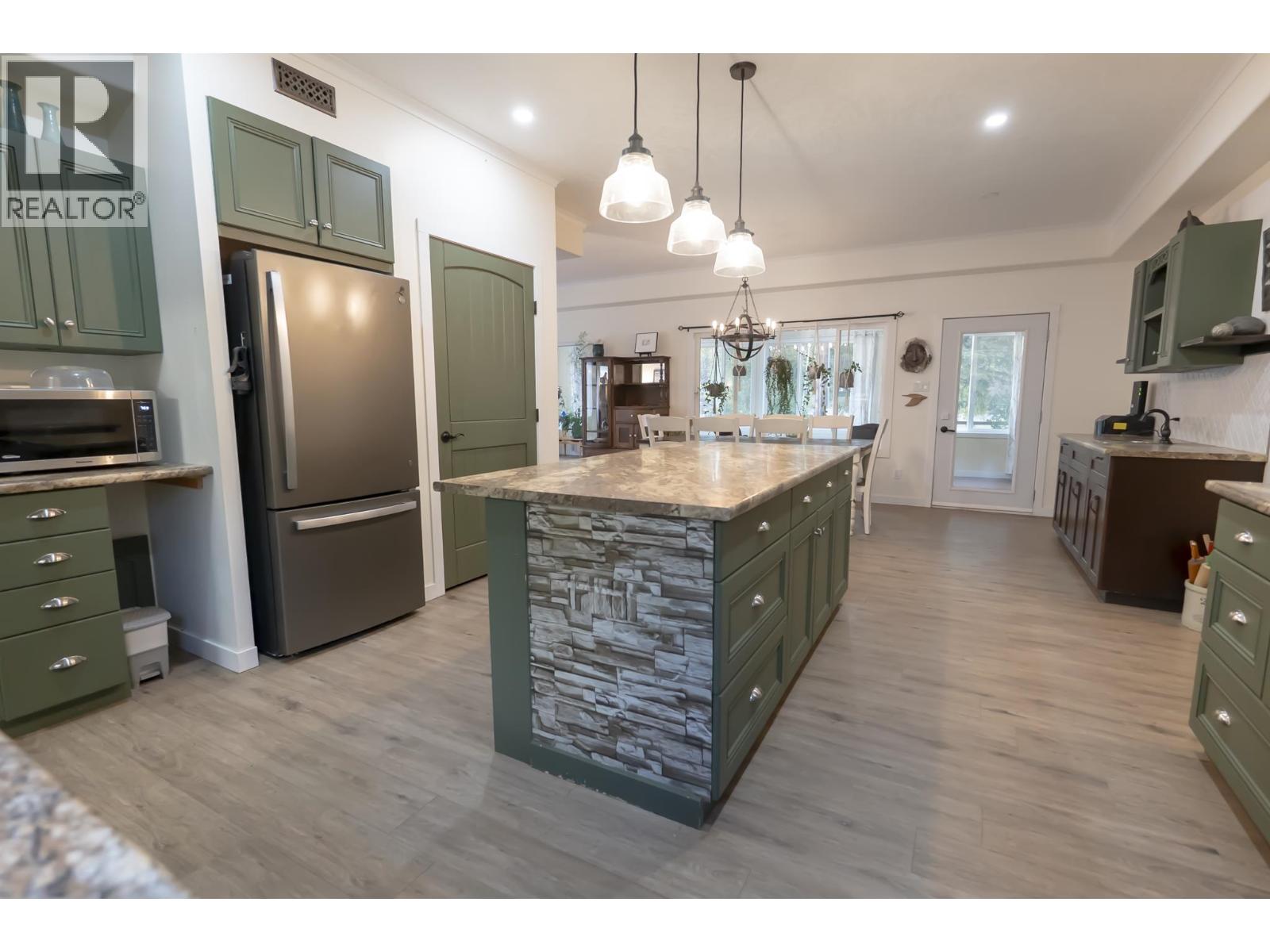11698 Dickinson Loop, Fort St. James, British Columbia  V0J 1P0 - Photo 4 - R3169327