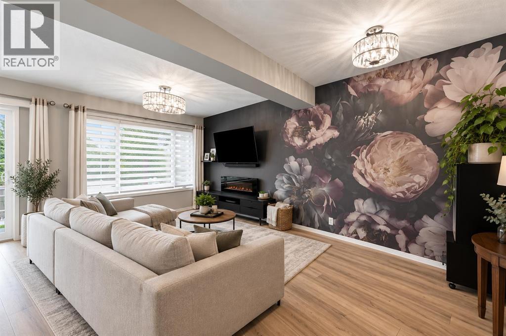 27 Golden Crescent