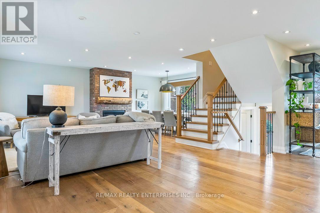 1491 ROBILLARD ROAD Mississauga (Clarkson) Ontario Canada L5J3K3 3