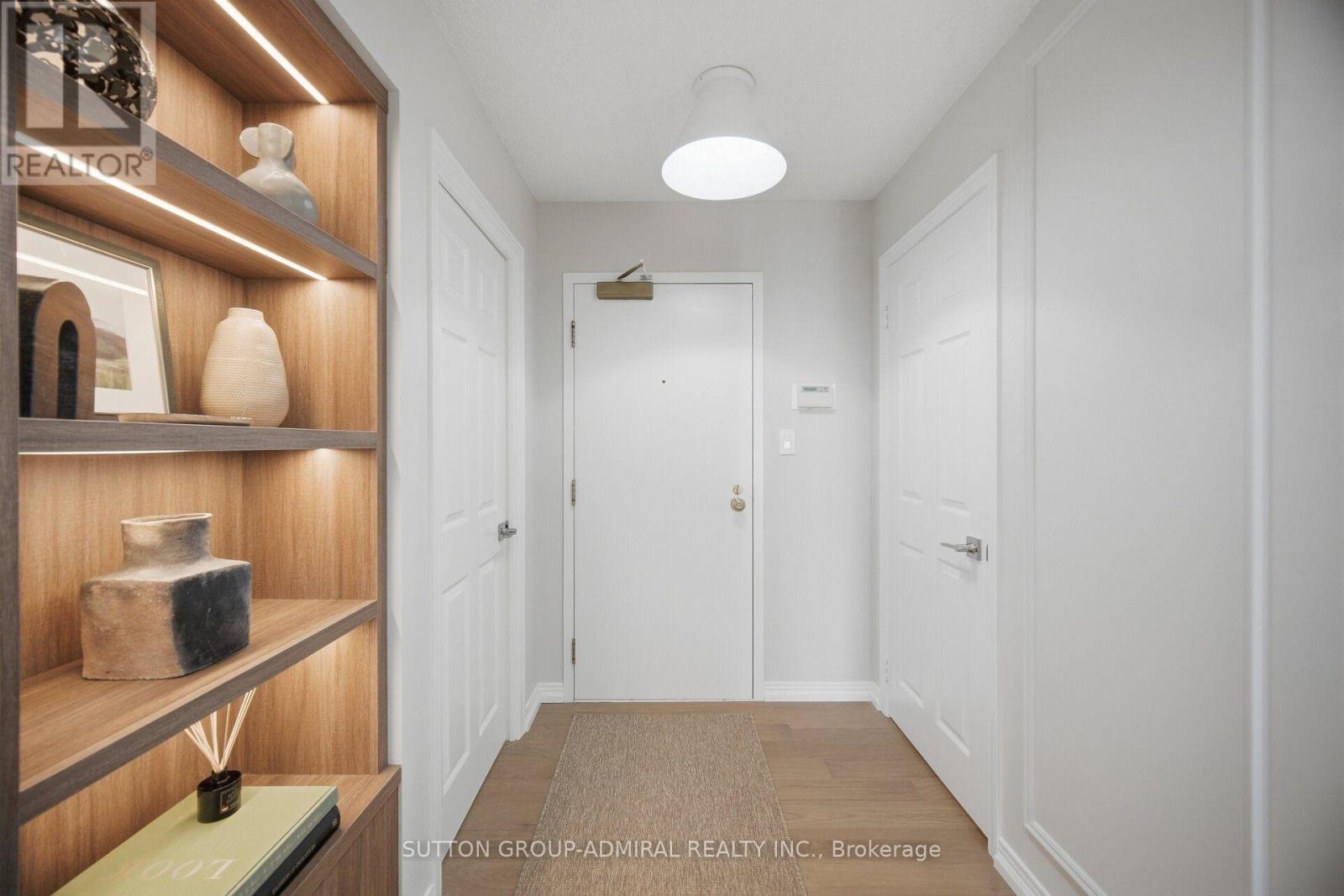 411 - 1 Aberfoyle Crescent, Toronto, Ontario  M8X 2X8 - Photo 2 - W13835656