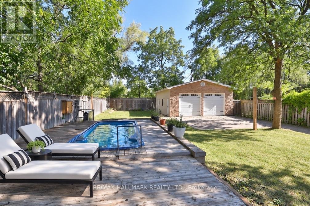 11 Brookside Drive, Mississauga, Ontario  L5M 1H2 - Photo 1 - W13835686