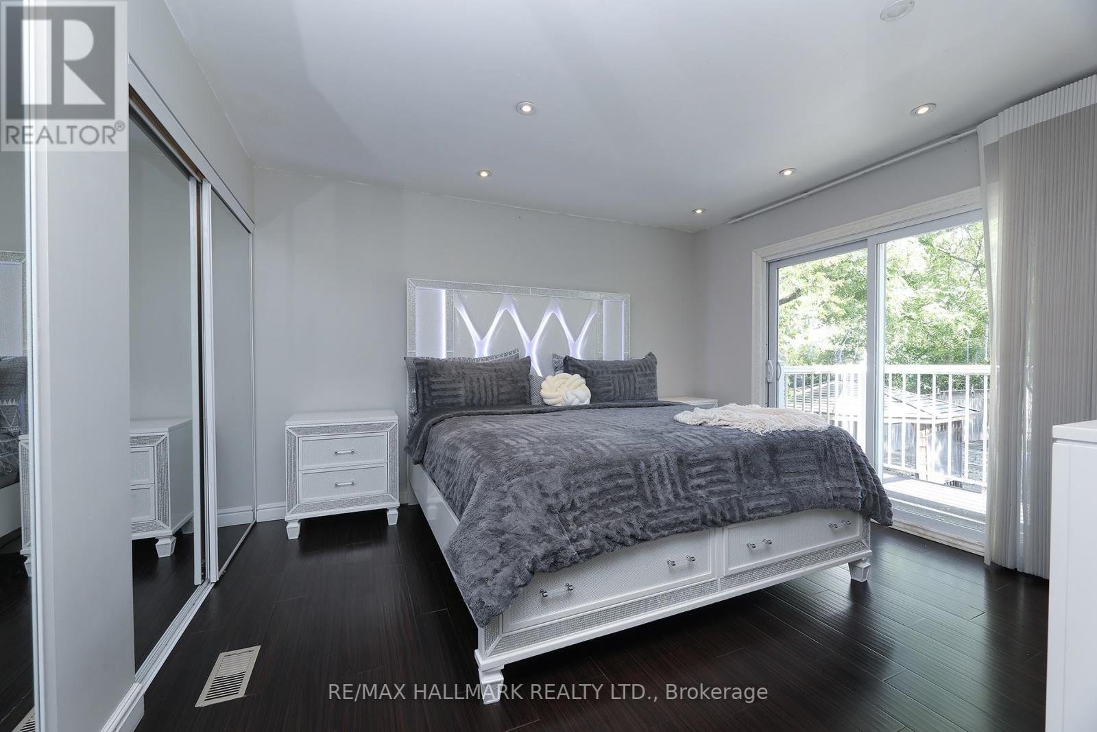 11 Brookside Drive, Mississauga, Ontario  L5M 1H2 - Photo 10 - W13835686