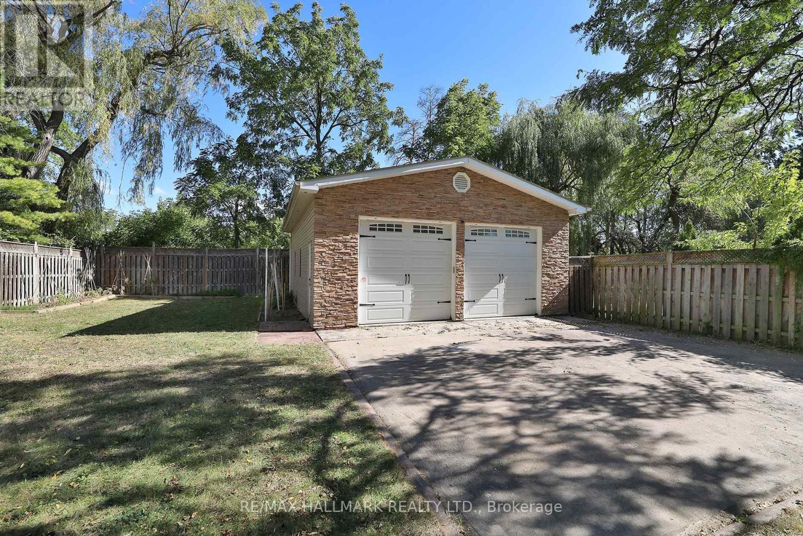 11 Brookside Drive, Mississauga, Ontario  L5M 1H2 - Photo 17 - W13835686