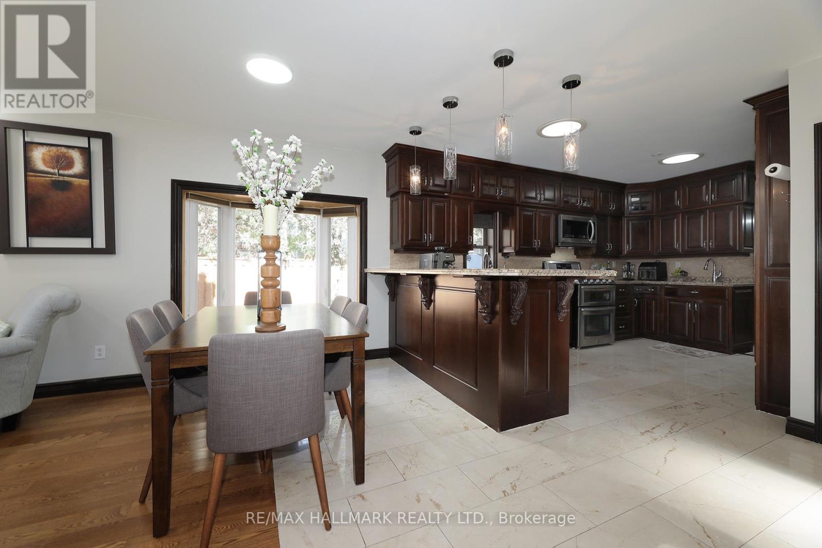 11 Brookside Drive, Mississauga, Ontario  L5M 1H2 - Photo 5 - W13835686