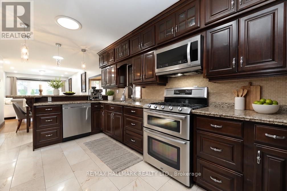 11 Brookside Drive, Mississauga, Ontario  L5M 1H2 - Photo 9 - W13835686