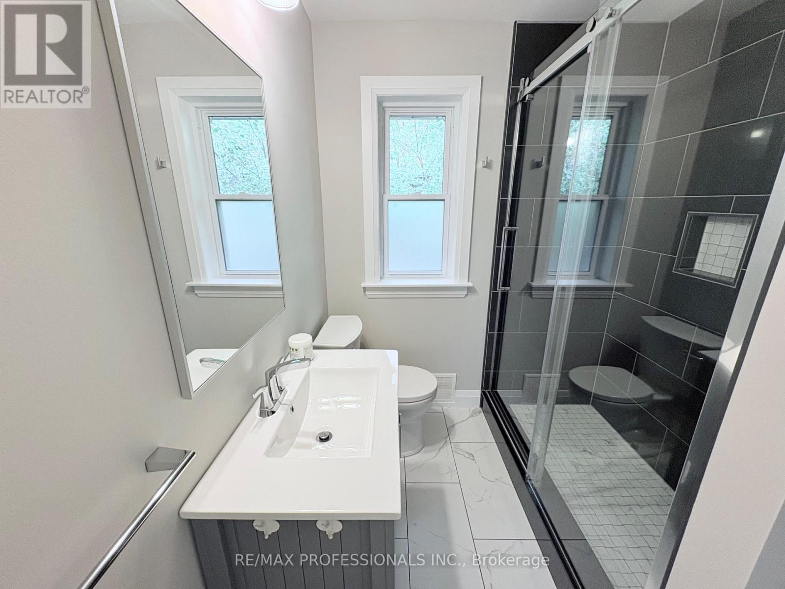 300 Burton Road, Oakville, Ontario  L6K 2K8 - Photo 10 - W13835698