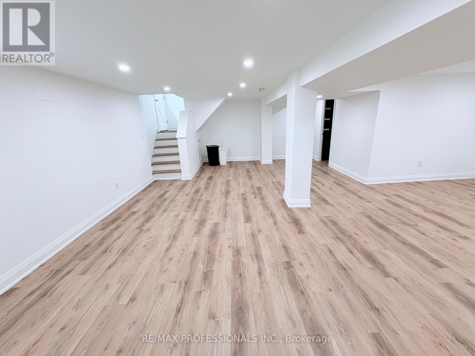 300 Burton Road, Oakville, Ontario  L6K 2K8 - Photo 11 - W13835698