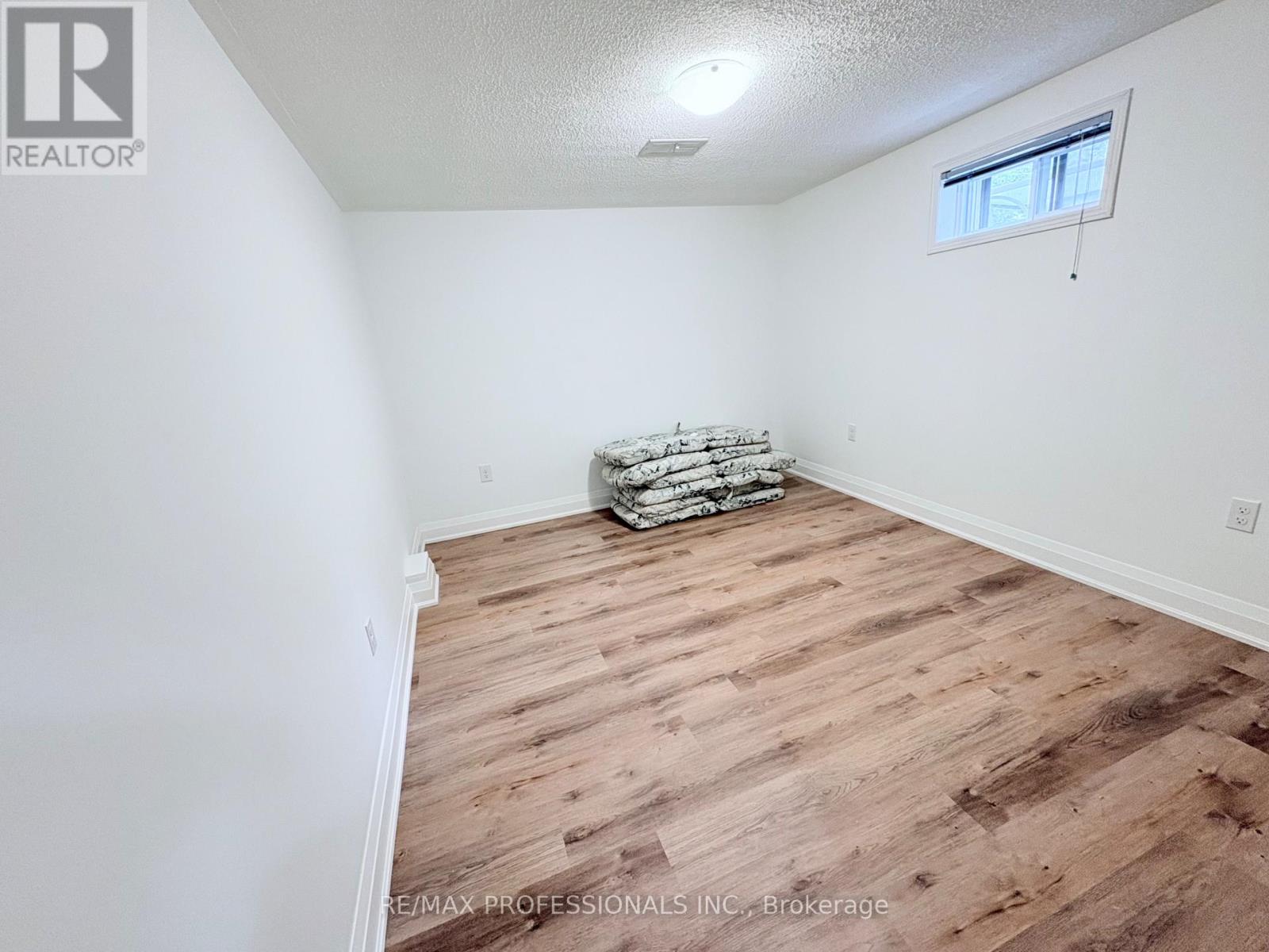 300 Burton Road, Oakville, Ontario  L6K 2K8 - Photo 13 - W13835698