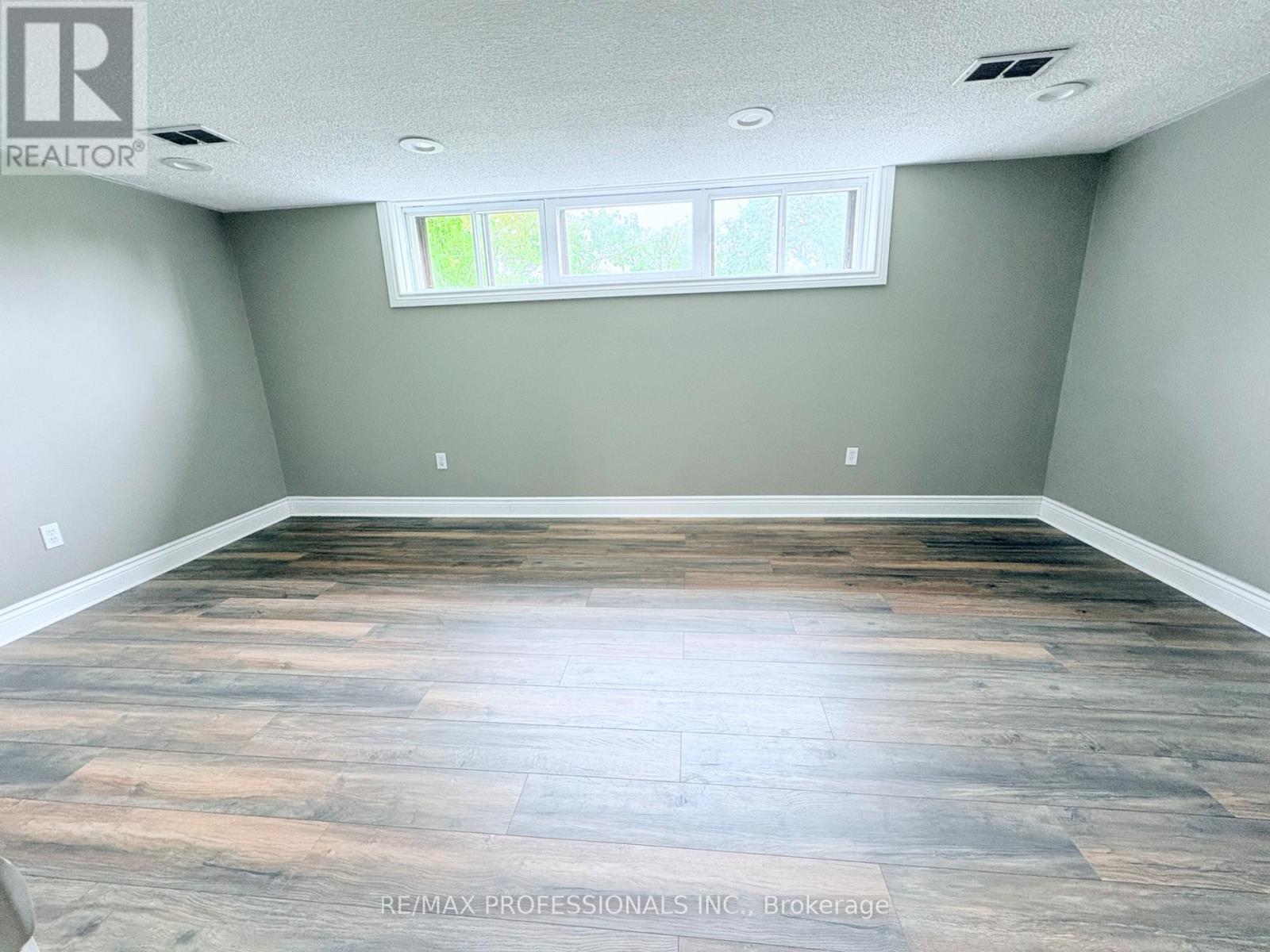 300 Burton Road, Oakville, Ontario  L6K 2K8 - Photo 15 - W13835698