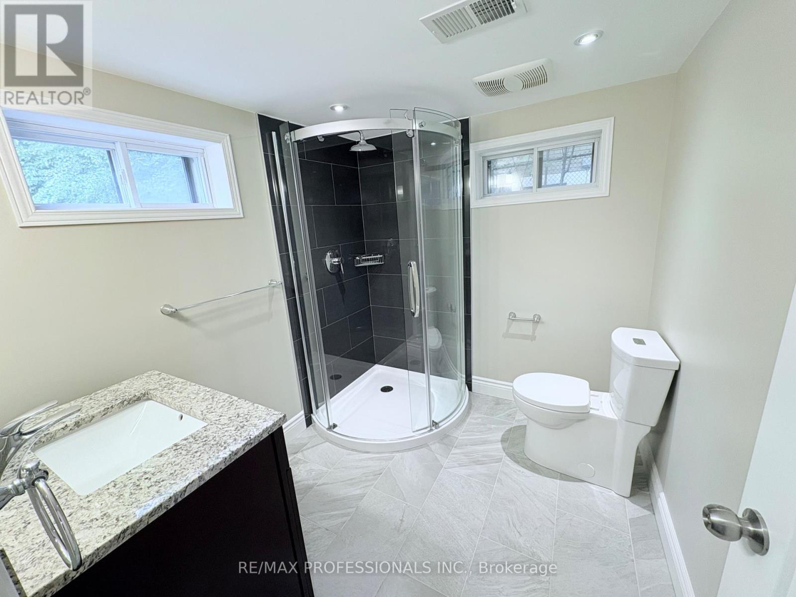 300 Burton Road, Oakville, Ontario  L6K 2K8 - Photo 16 - W13835698