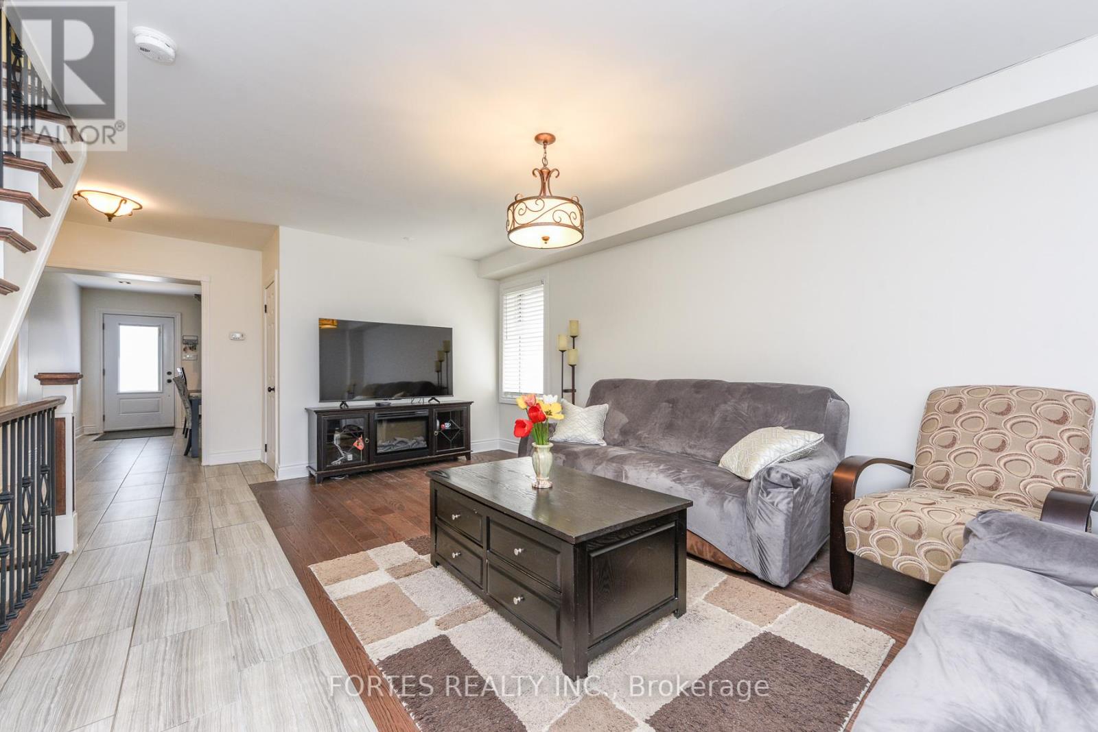 285 Gilbert Avenue, Toronto, Ontario  M6E 4W8 - Photo 11 - W13835704