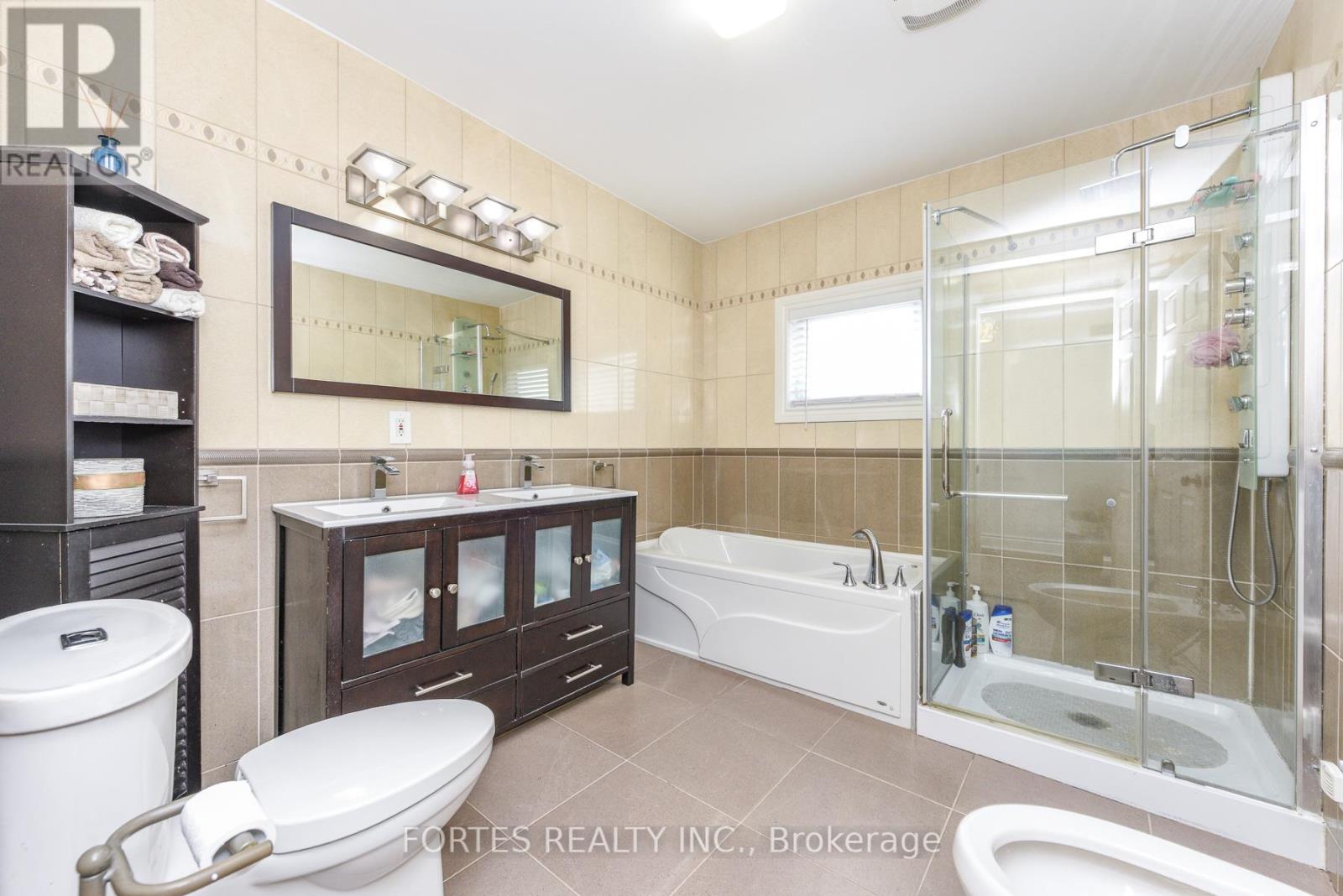 285 Gilbert Avenue, Toronto, Ontario  M6E 4W8 - Photo 18 - W13835704