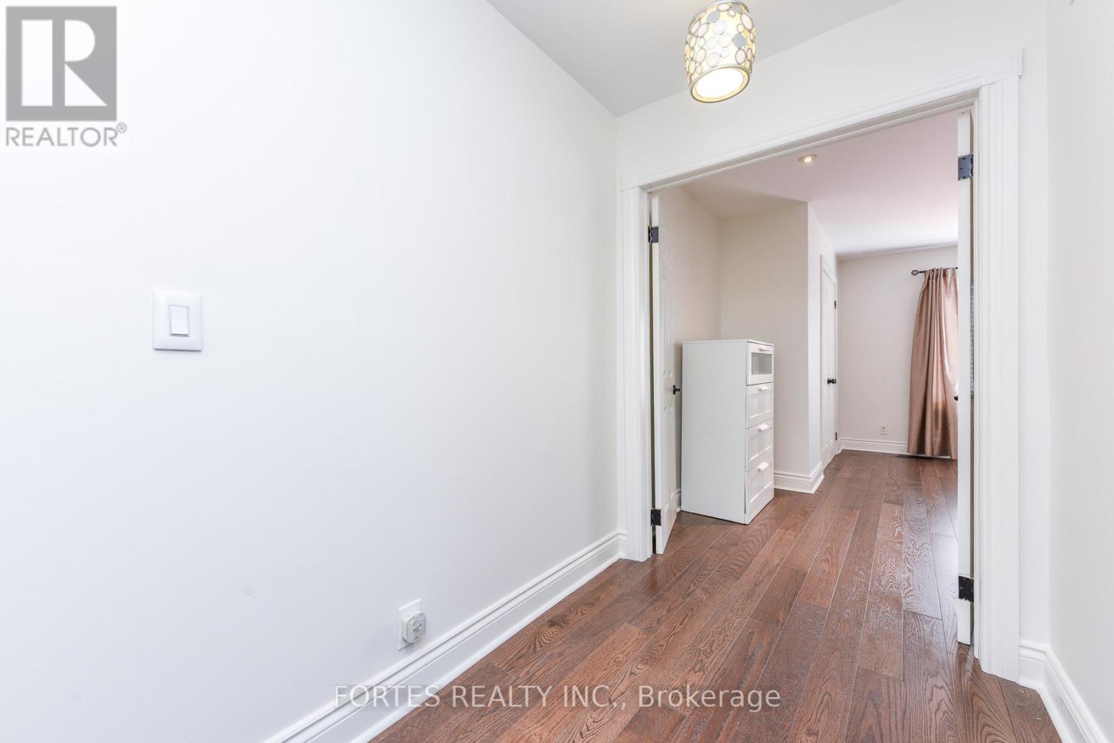 285 Gilbert Avenue, Toronto, Ontario  M6E 4W8 - Photo 20 - W13835704