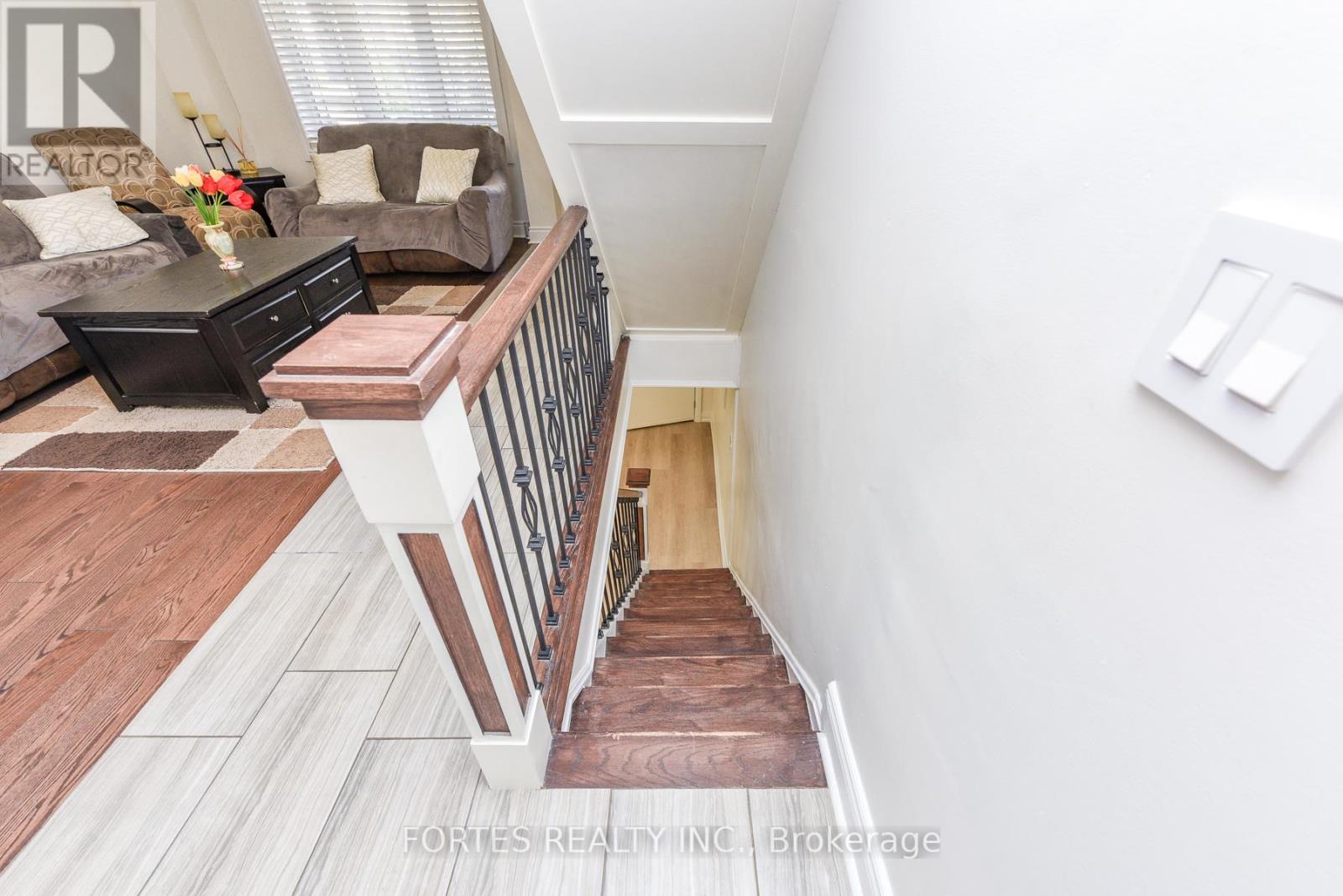 285 Gilbert Avenue, Toronto, Ontario  M6E 4W8 - Photo 25 - W13835704