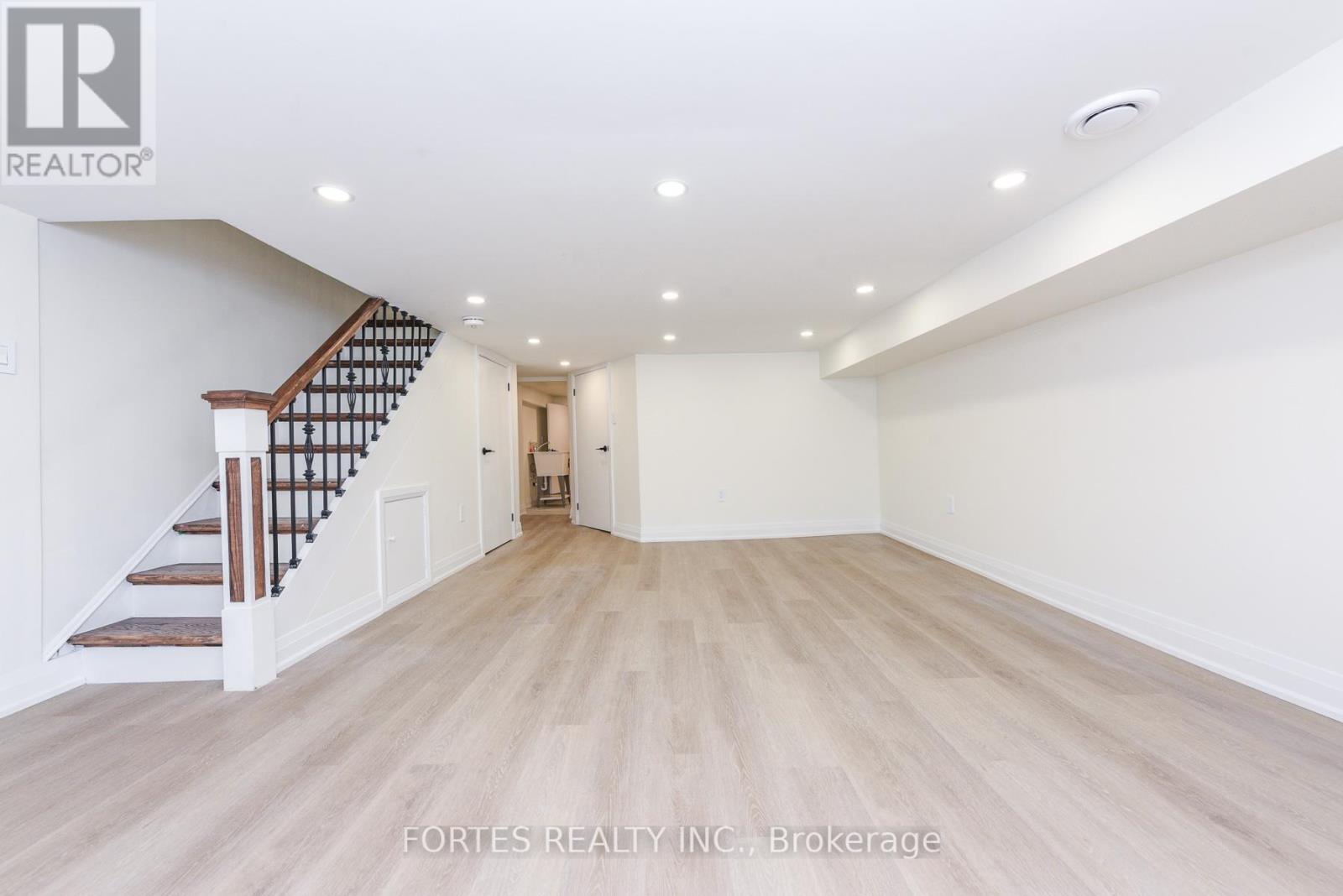285 Gilbert Avenue, Toronto, Ontario  M6E 4W8 - Photo 27 - W13835704